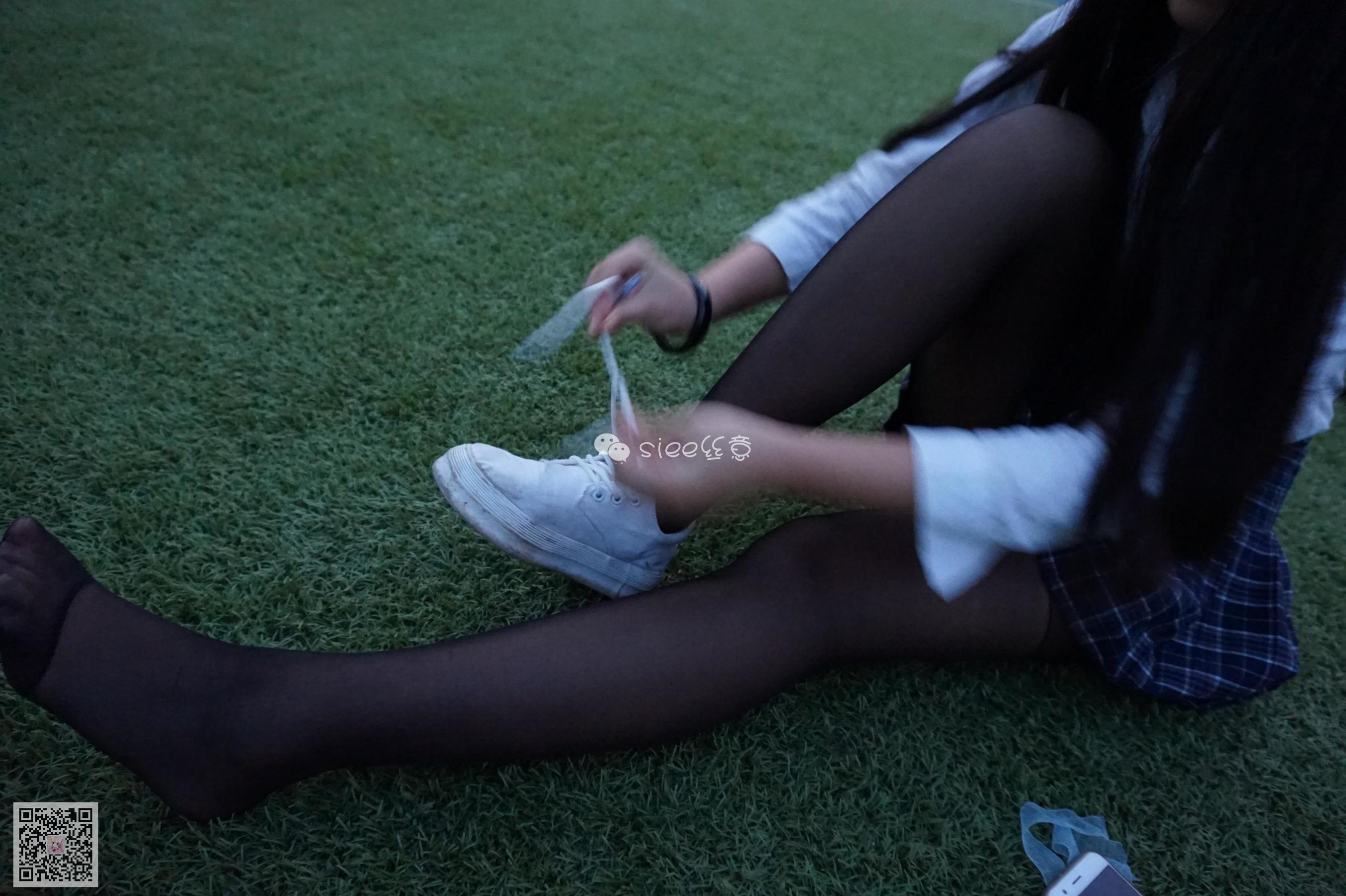 [丝意SIEE] No.006 曦曦 操场黑丝
