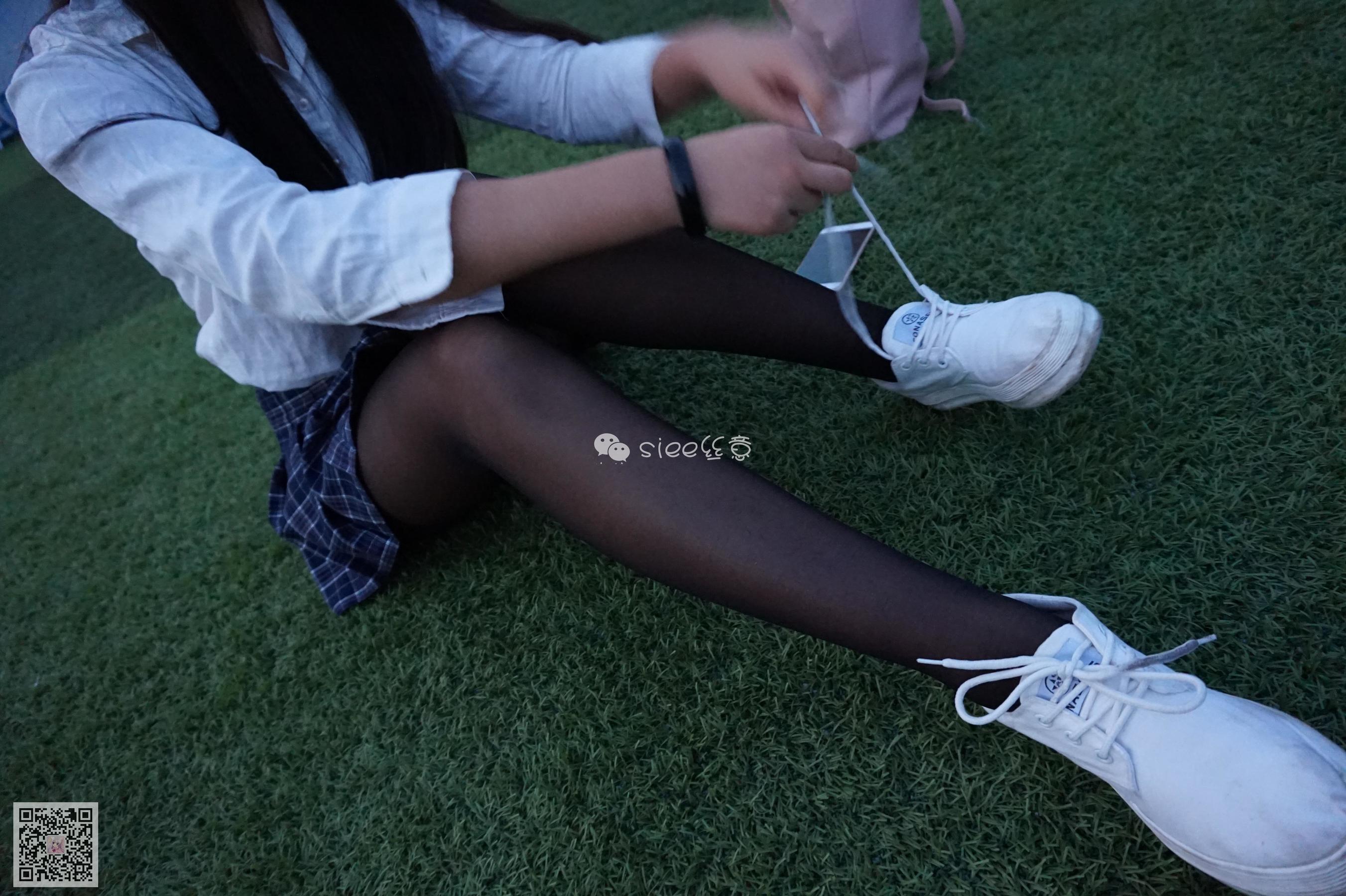 [丝意SIEE] No.006 曦曦 操场黑丝
