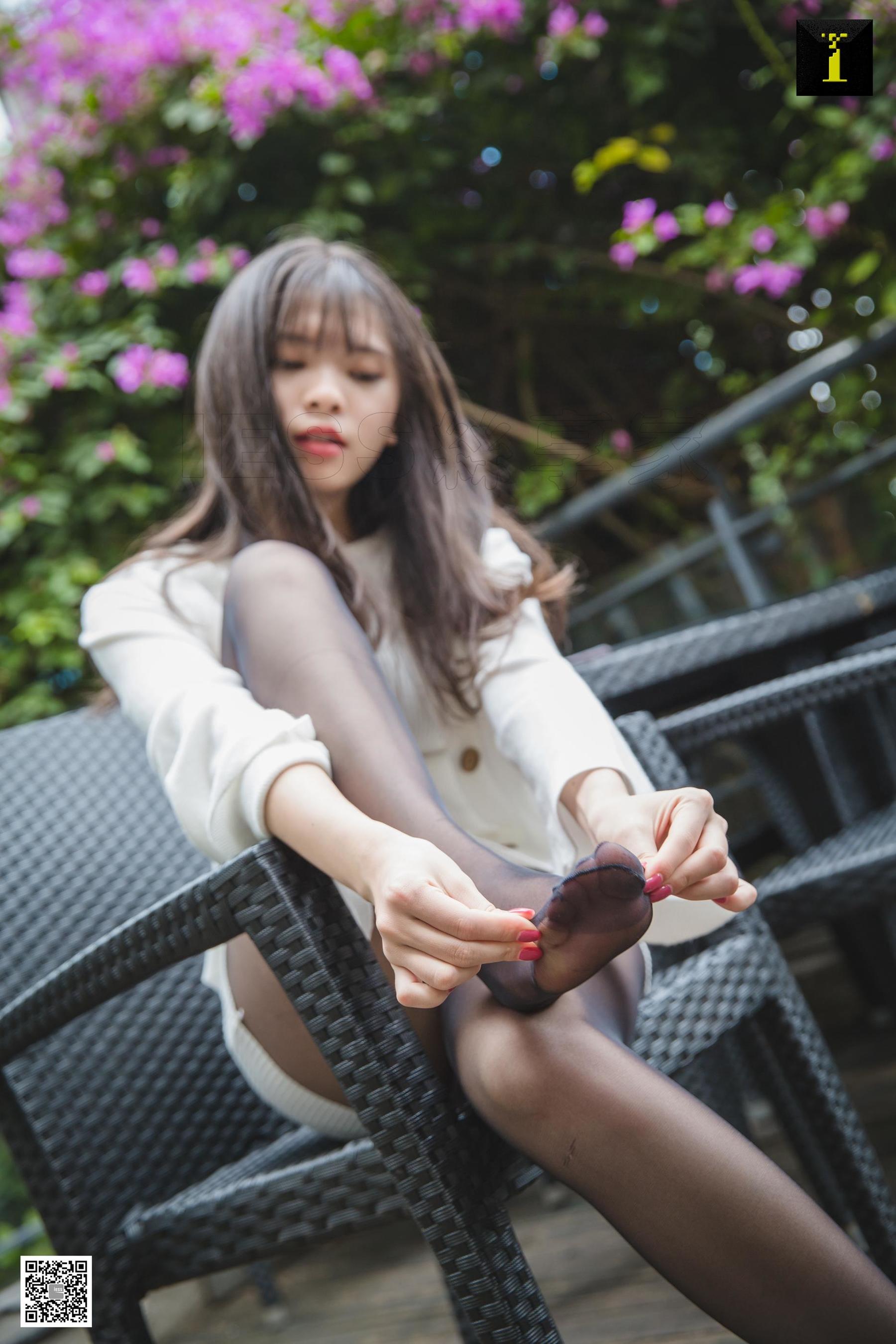 [异思趣向IESS] 模特 七七 《七七的户外撕撕》