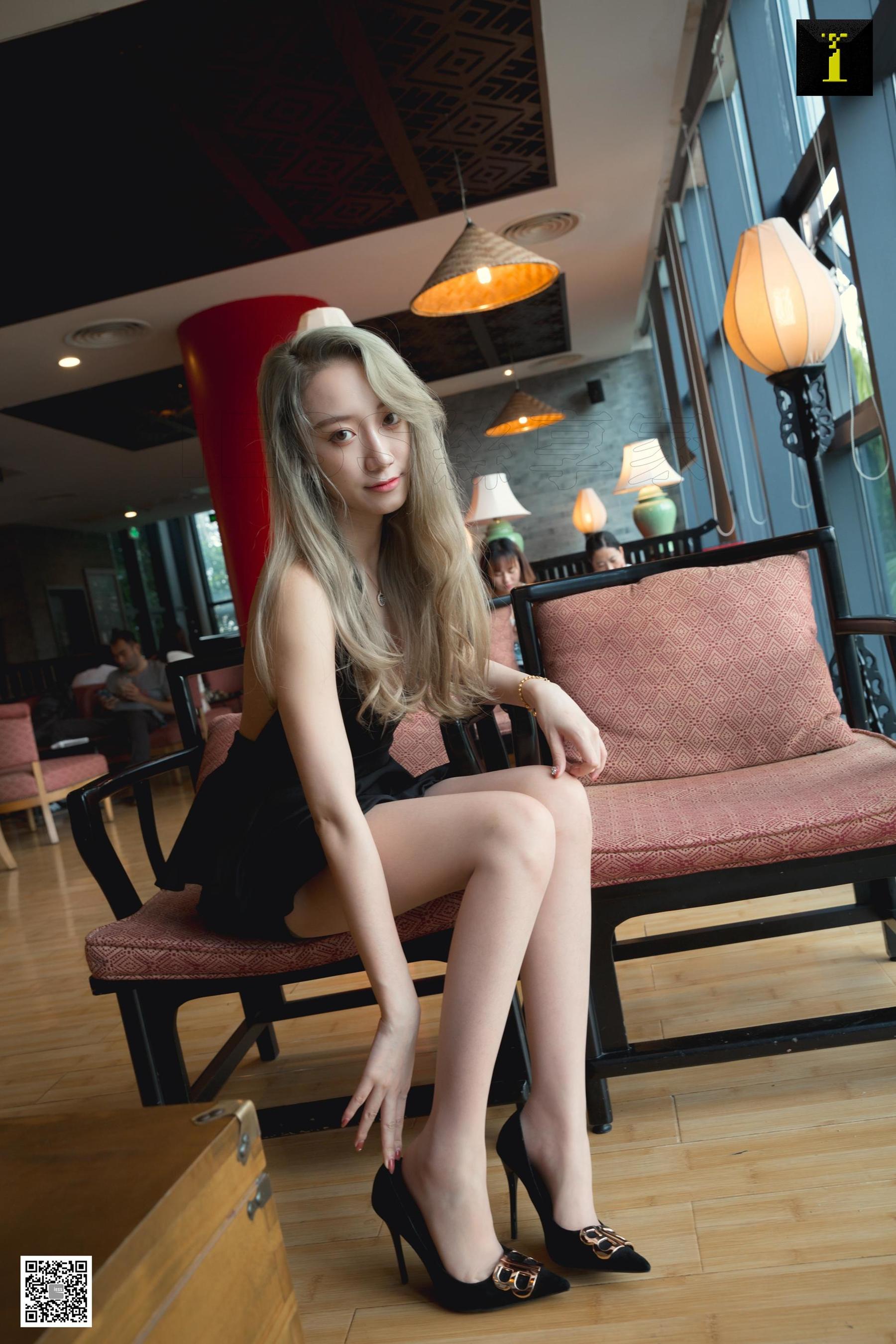 [异思趣向IESS] 模特 乐乐 《乐乐的夏日美背》