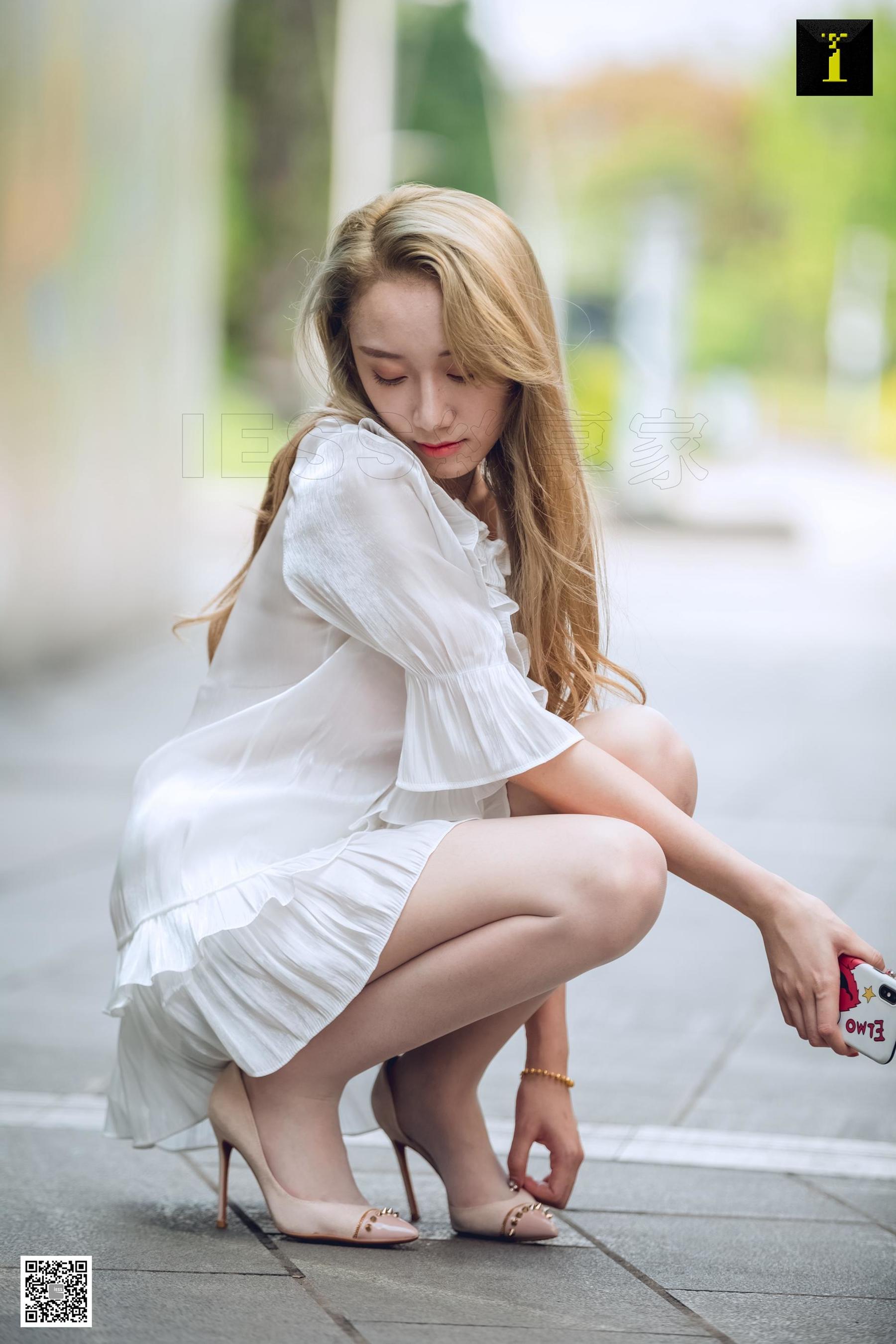 [异思趣向IESS] 模特 乐乐 《小猪佩奇我配你》