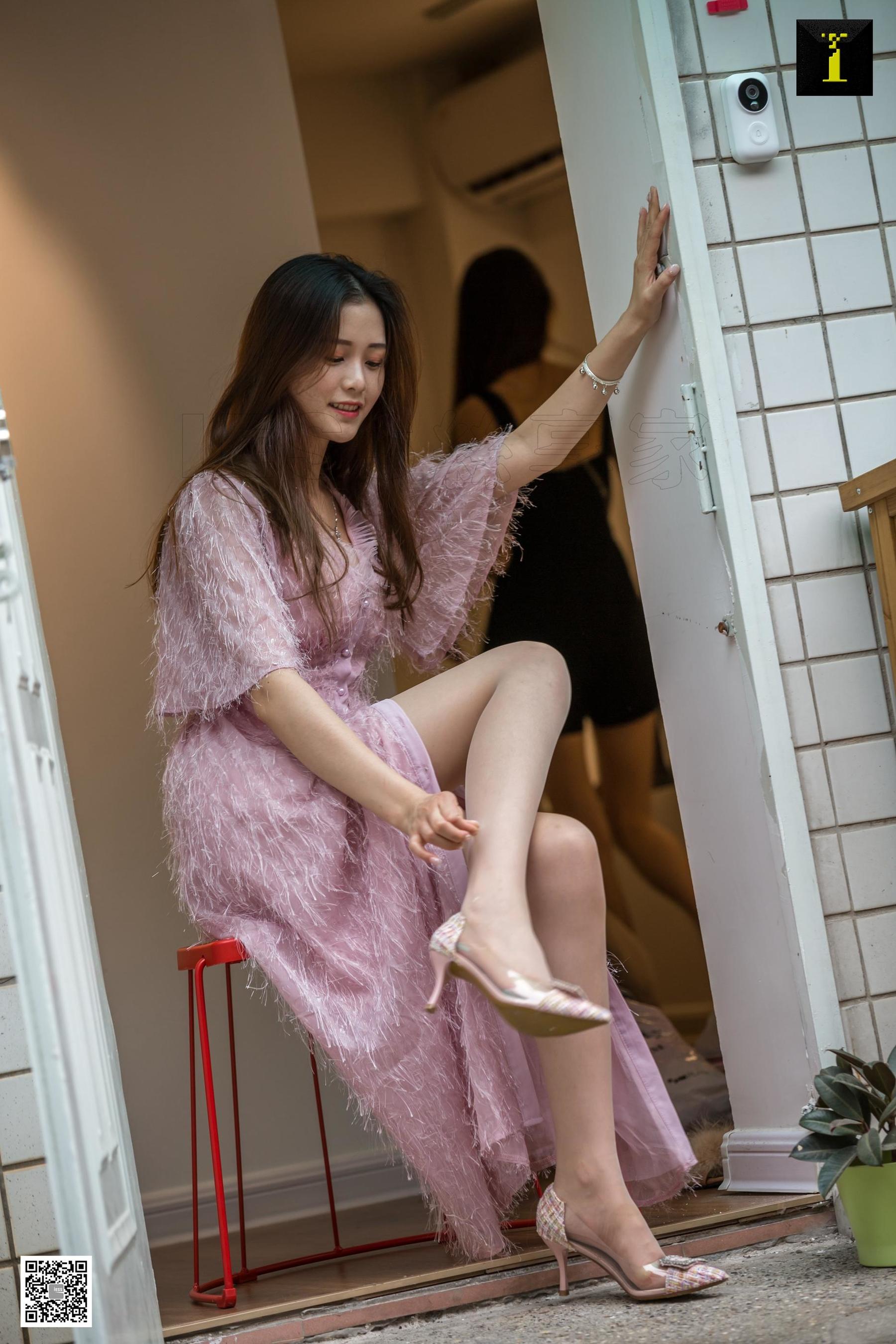 [异思趣向IESS] 模特 九妹 《九妹的粉色长裙》