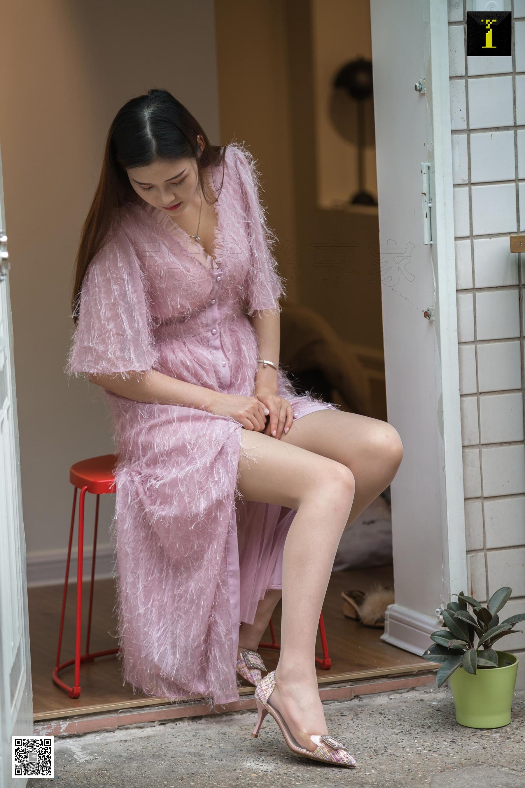 [异思趣向IESS] 模特 九妹 《九妹的粉色长裙》