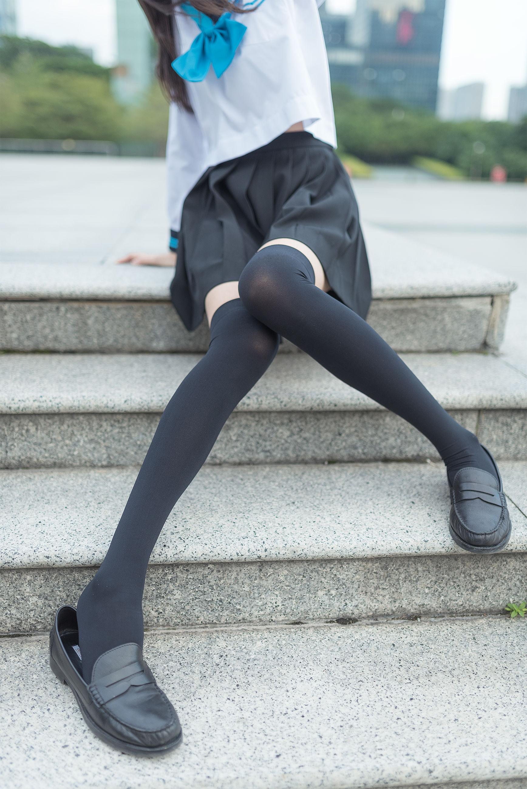 [风之领域] NO.003 黑丝美腿户外