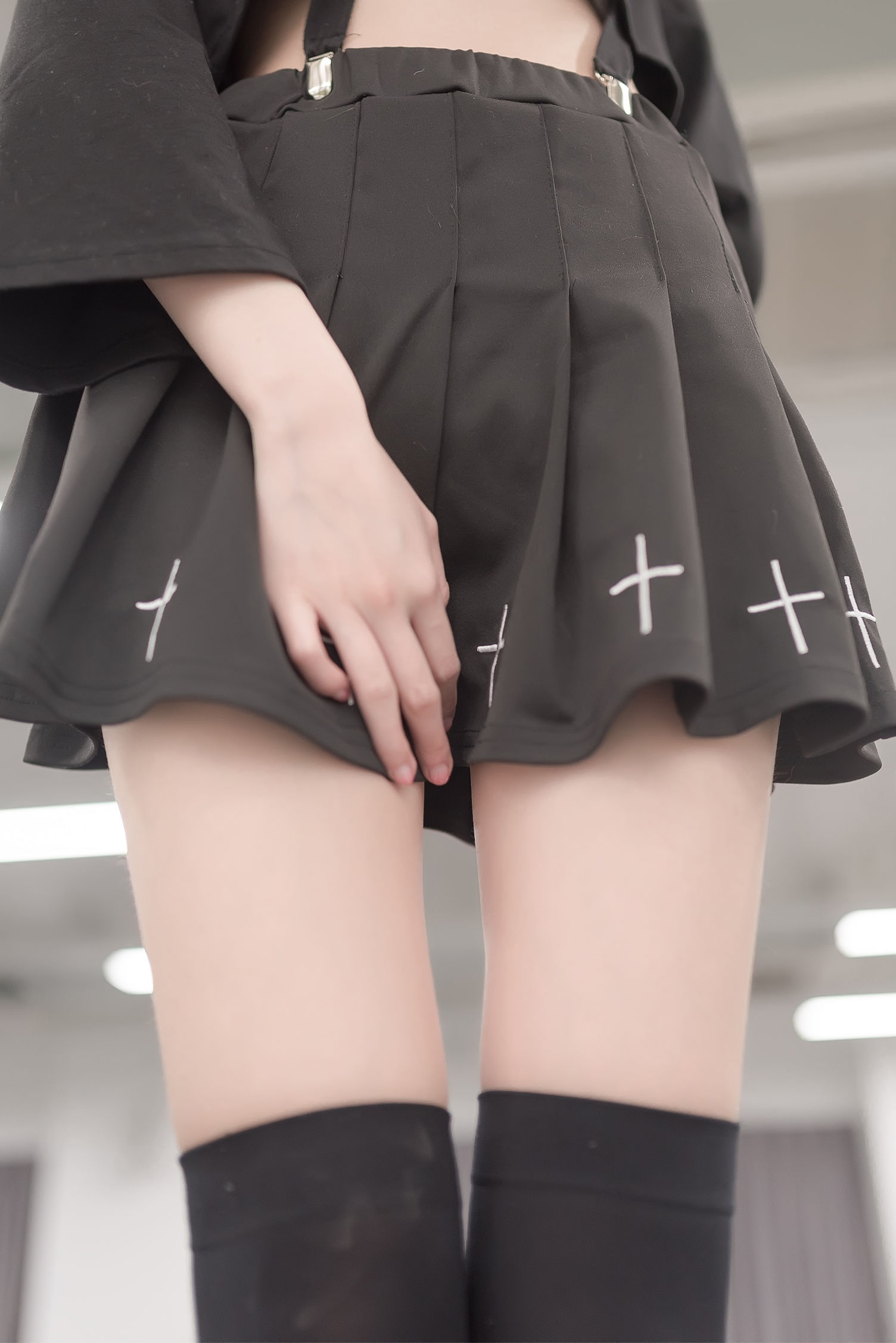 [风之领域] NO.011 教室黑丝修长美腿