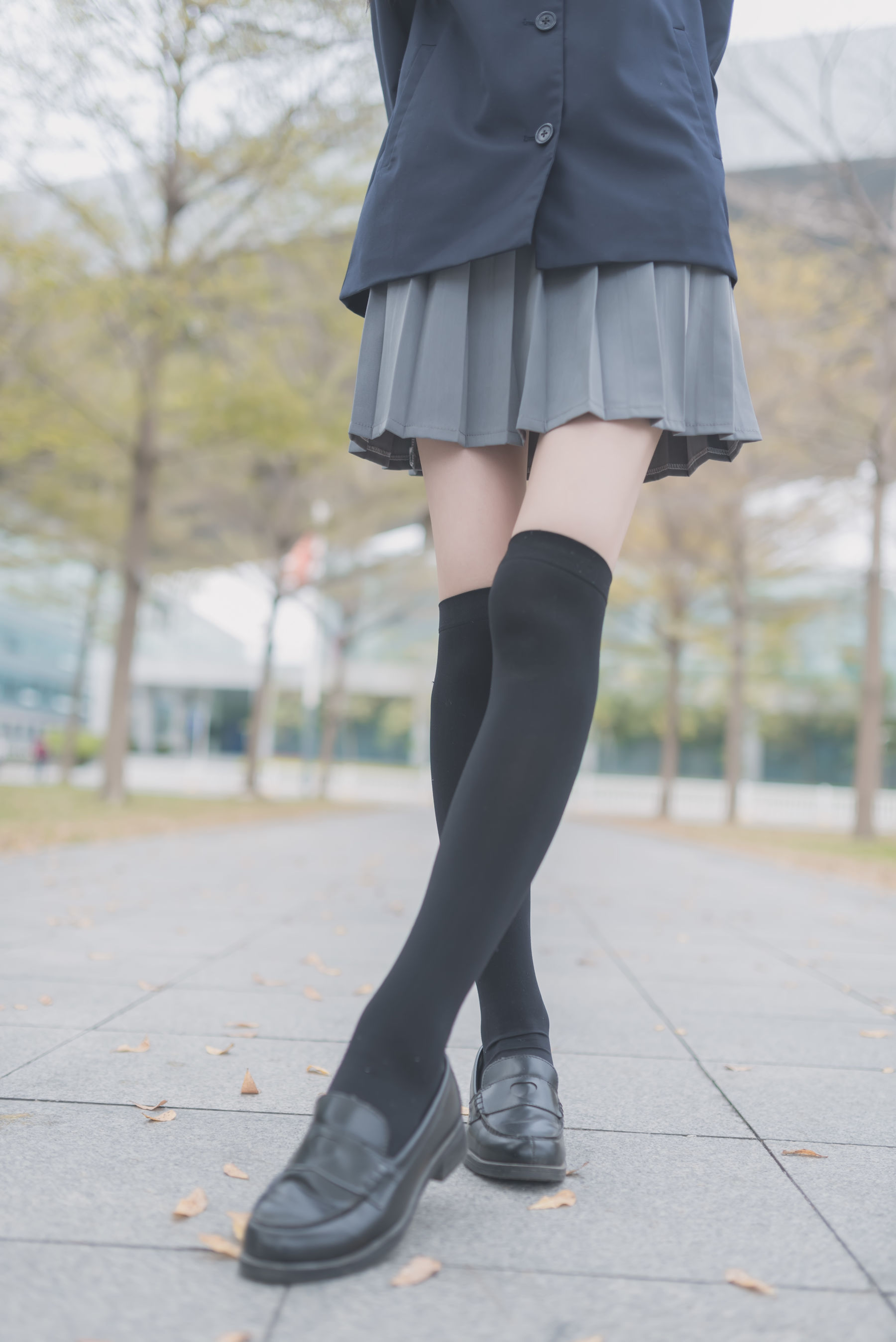 [风之领域] NO.021 学妹户外黑丝1