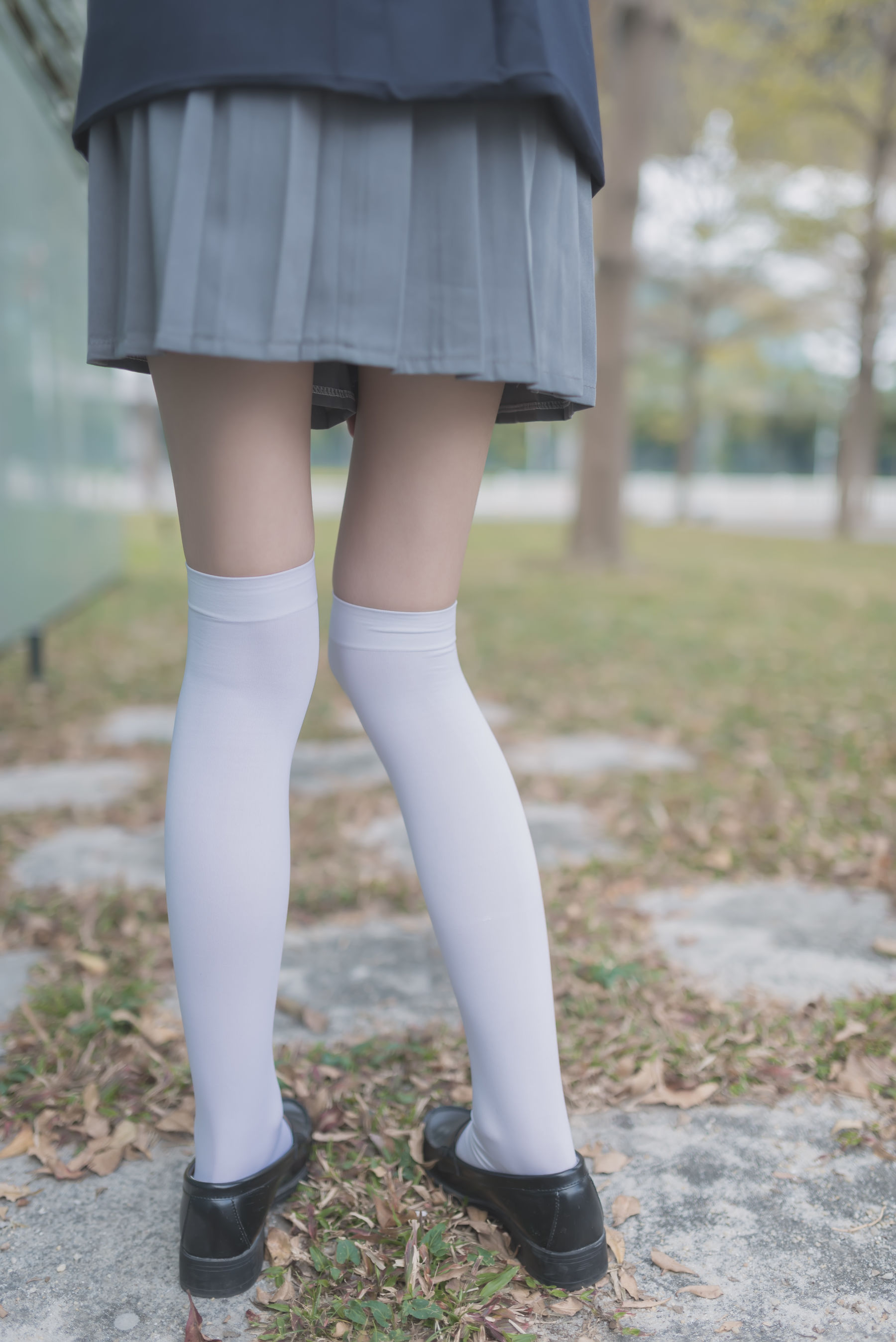 [风之领域] NO.021 学妹户外黑丝1