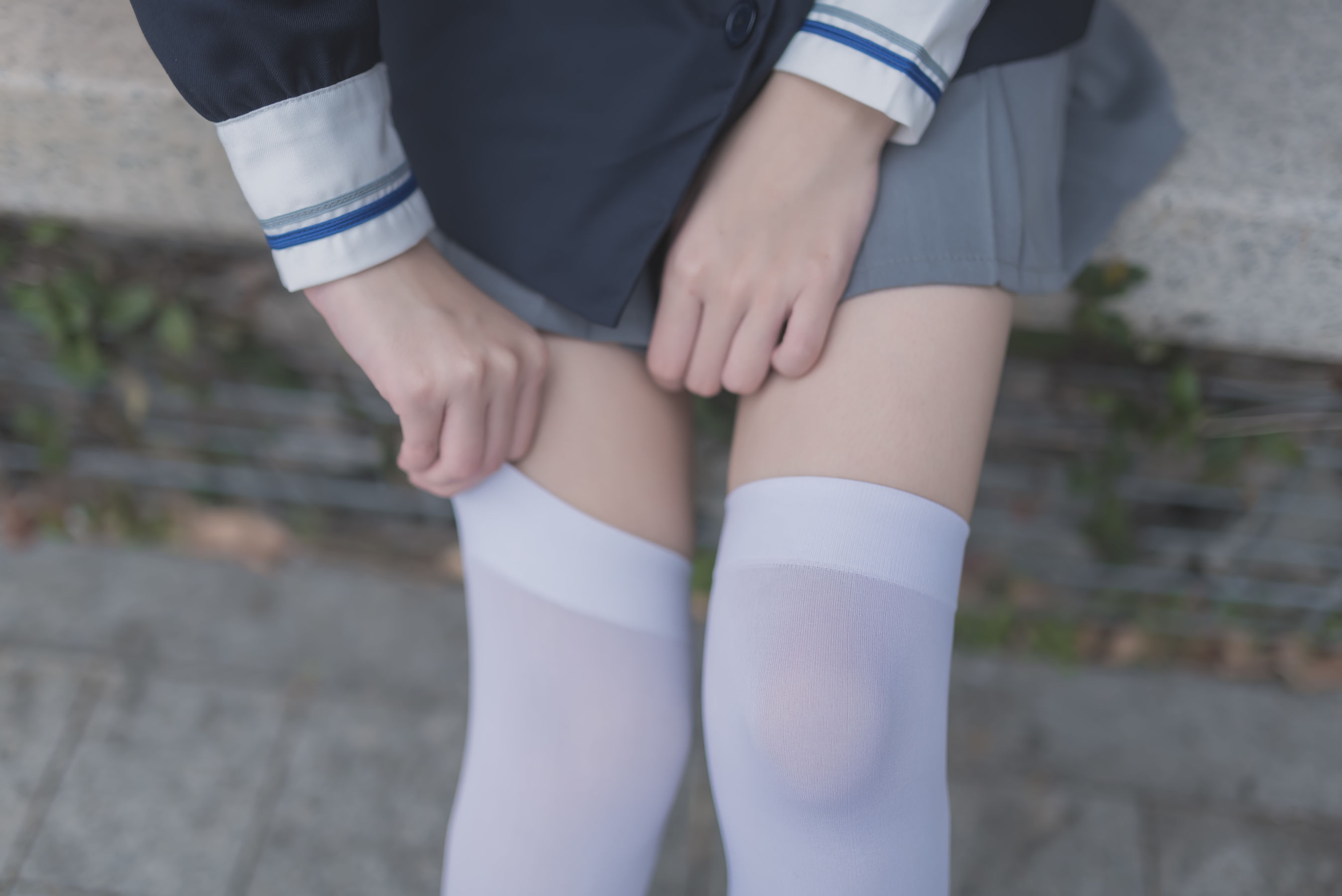 [风之领域] NO.021 学妹户外黑丝1