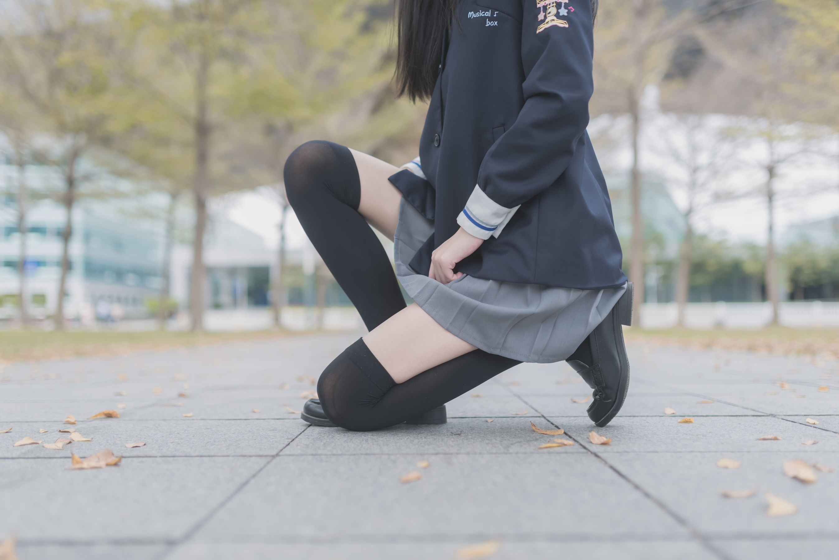 [风之领域] NO.021 学妹户外黑丝1