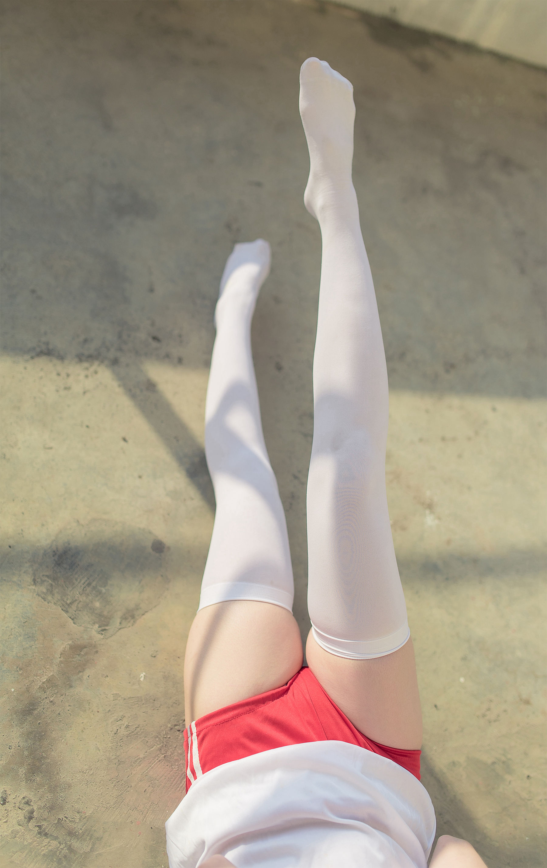 [风之领域] NO.112 运动场上的白丝体操服少女