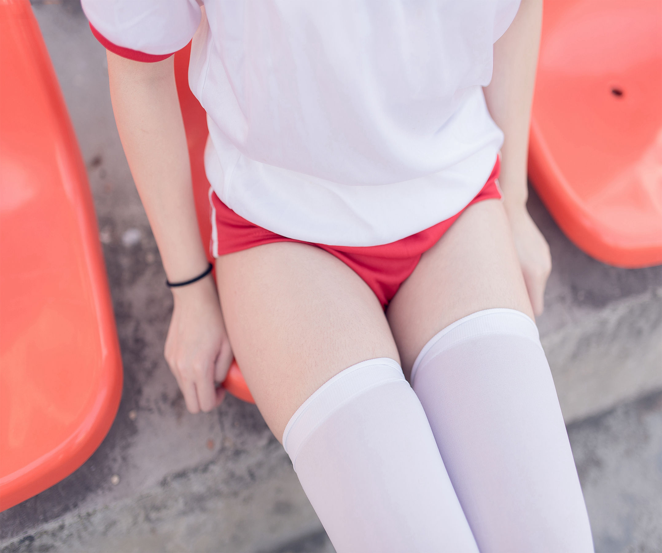 [风之领域] NO.112 运动场上的白丝体操服少女