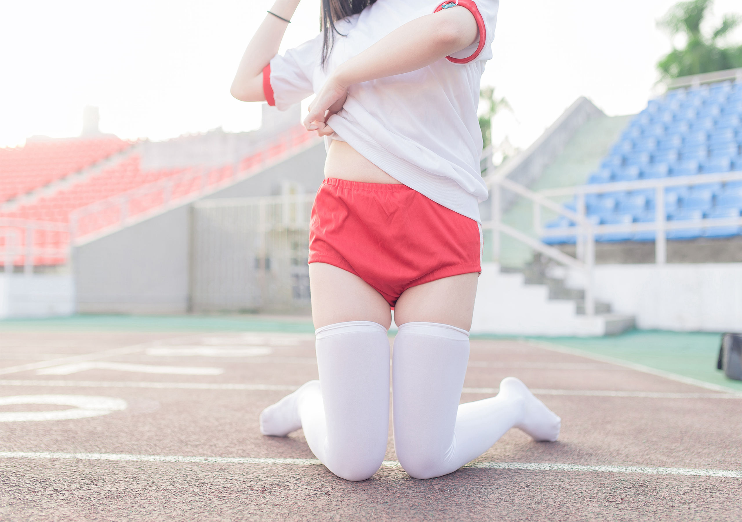 [风之领域] NO.112 运动场上的白丝体操服少女