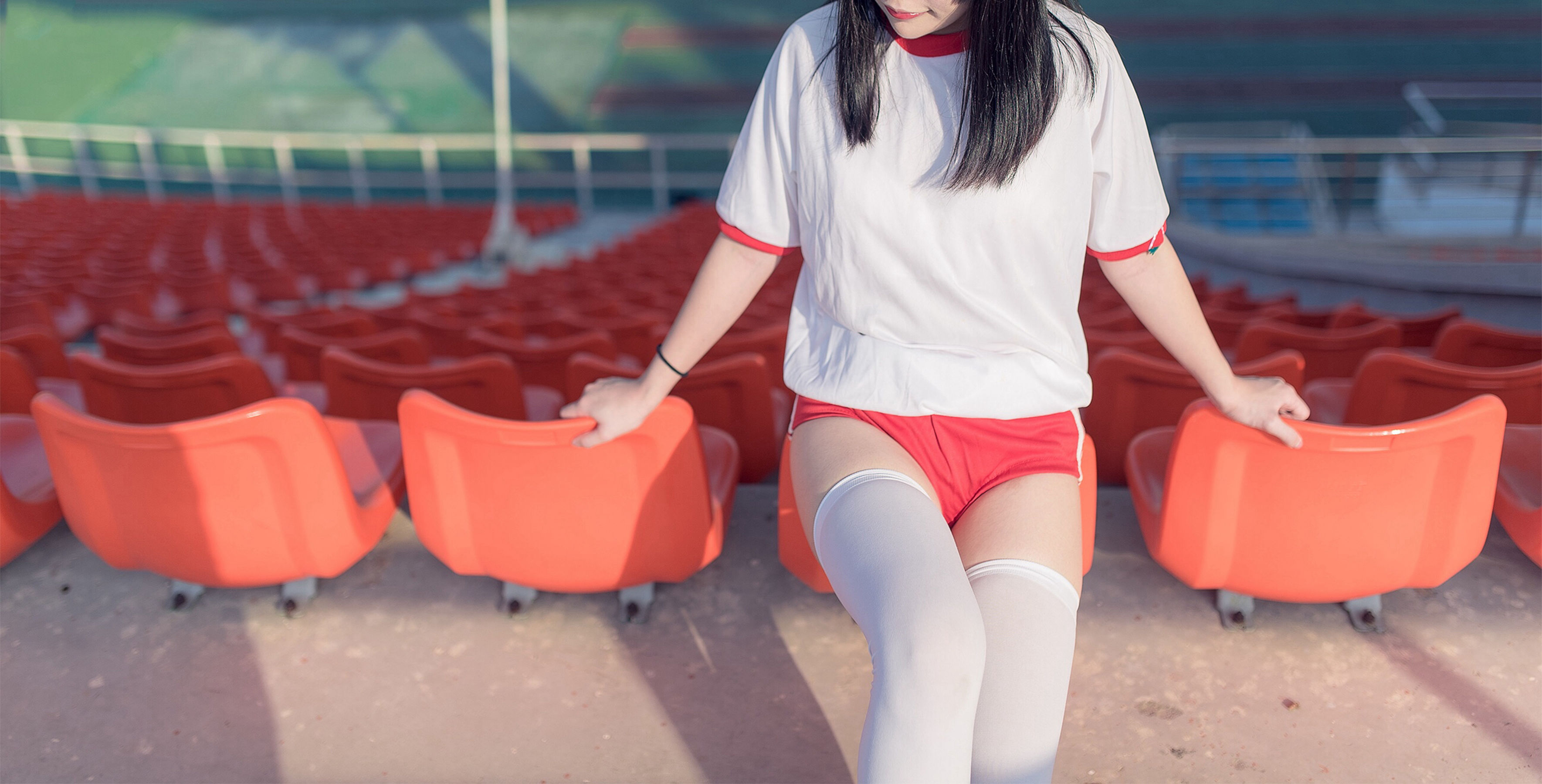 [风之领域] NO.112 运动场上的白丝体操服少女