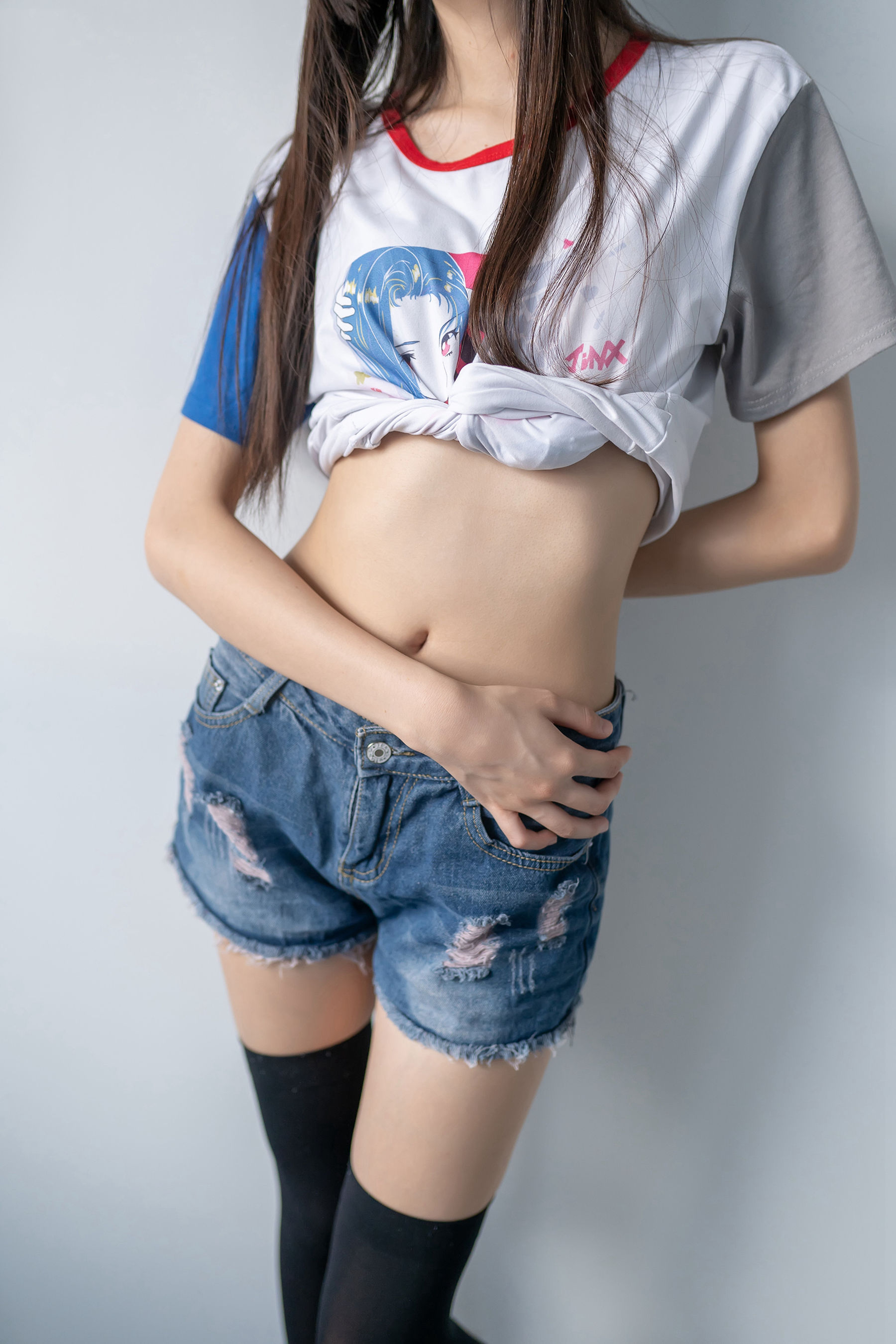 [风之领域] NO.113 黑丝牛仔短裤小蛮腰