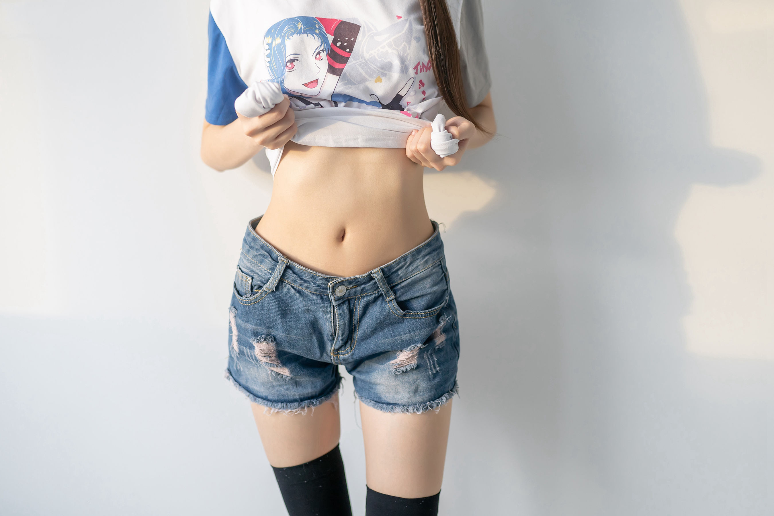 [风之领域] NO.113 黑丝牛仔短裤小蛮腰