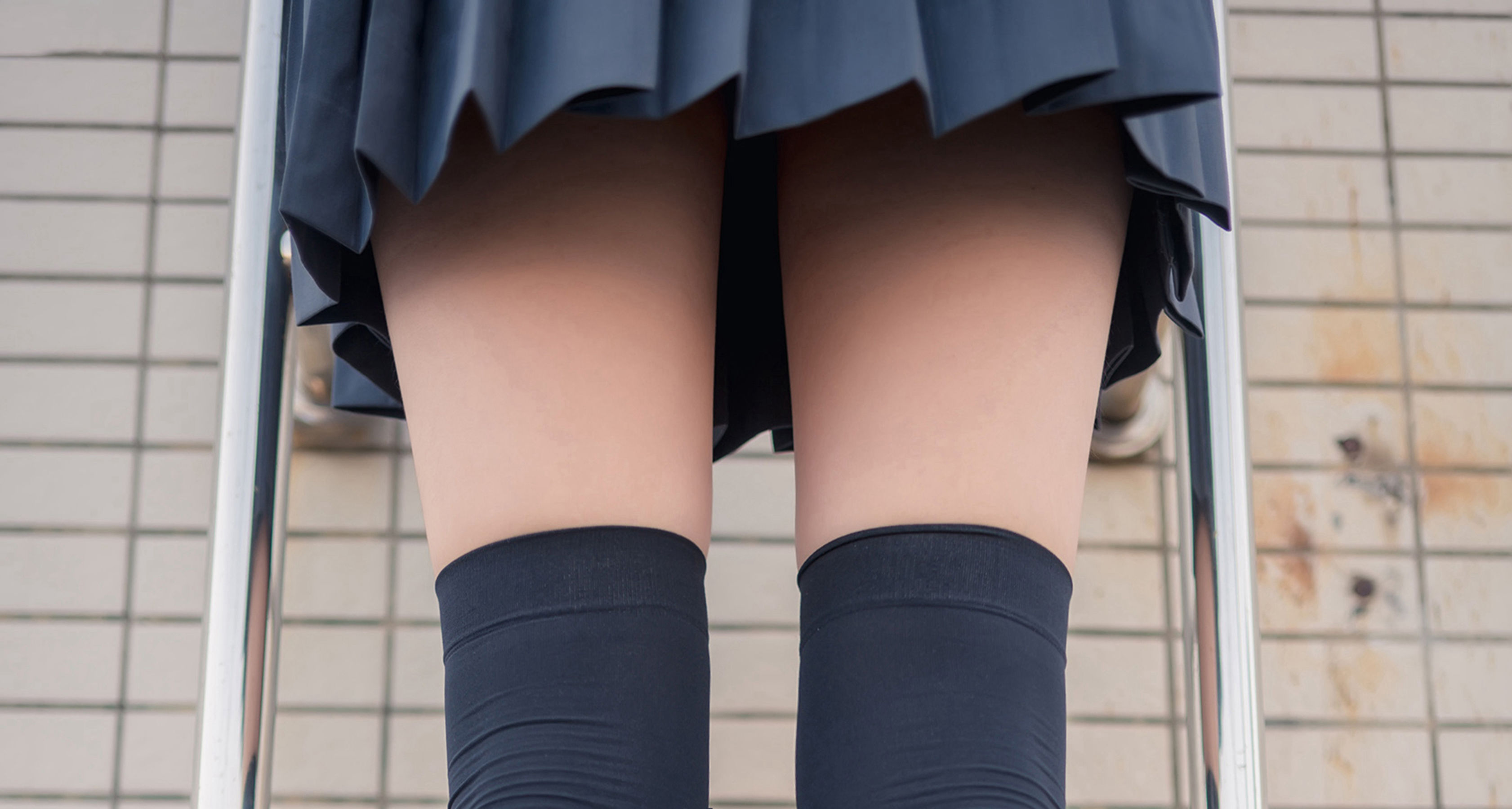 [风之领域] NO.120 超短情趣制服黑丝长腿2