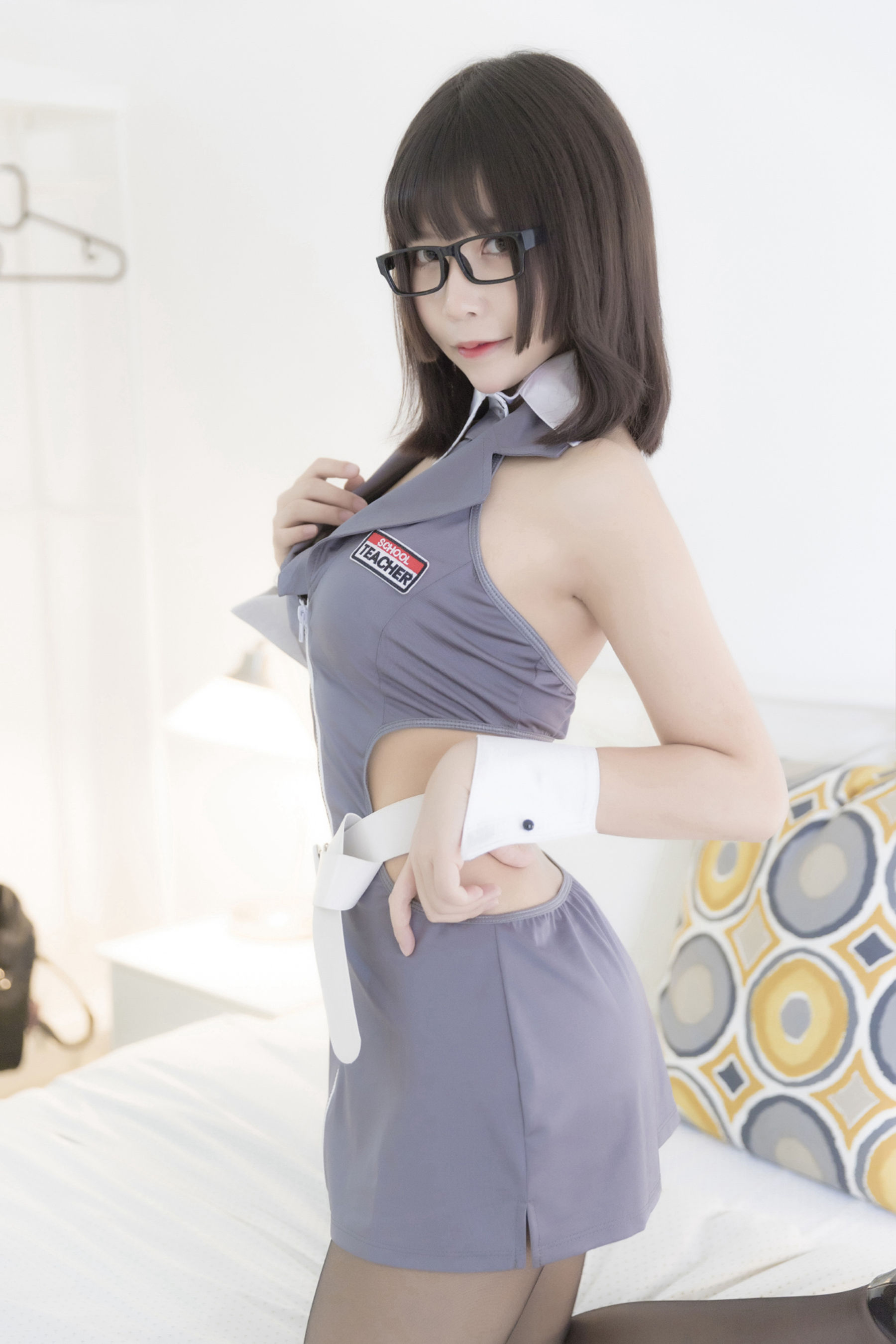[风之领域] NO.122 情趣制服眼镜妹