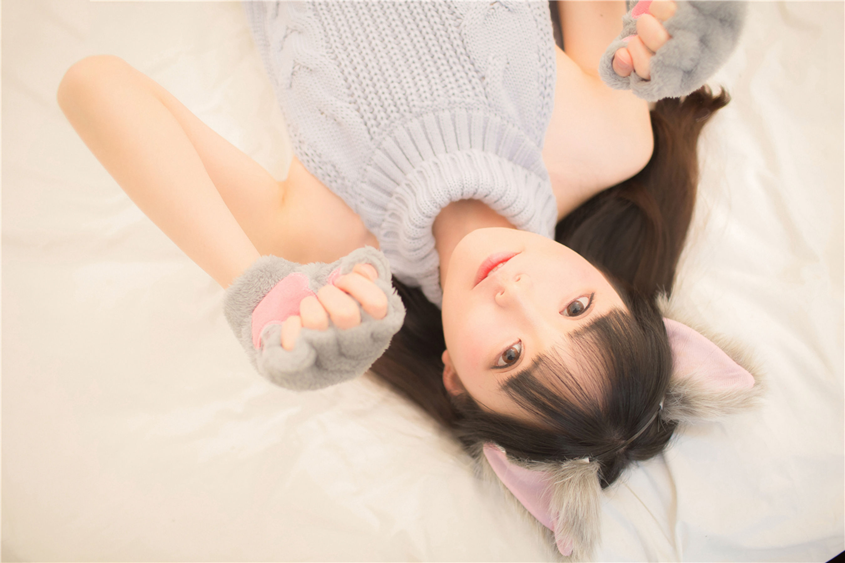 [风之领域] NO.128 露背毛衣熊女孩
