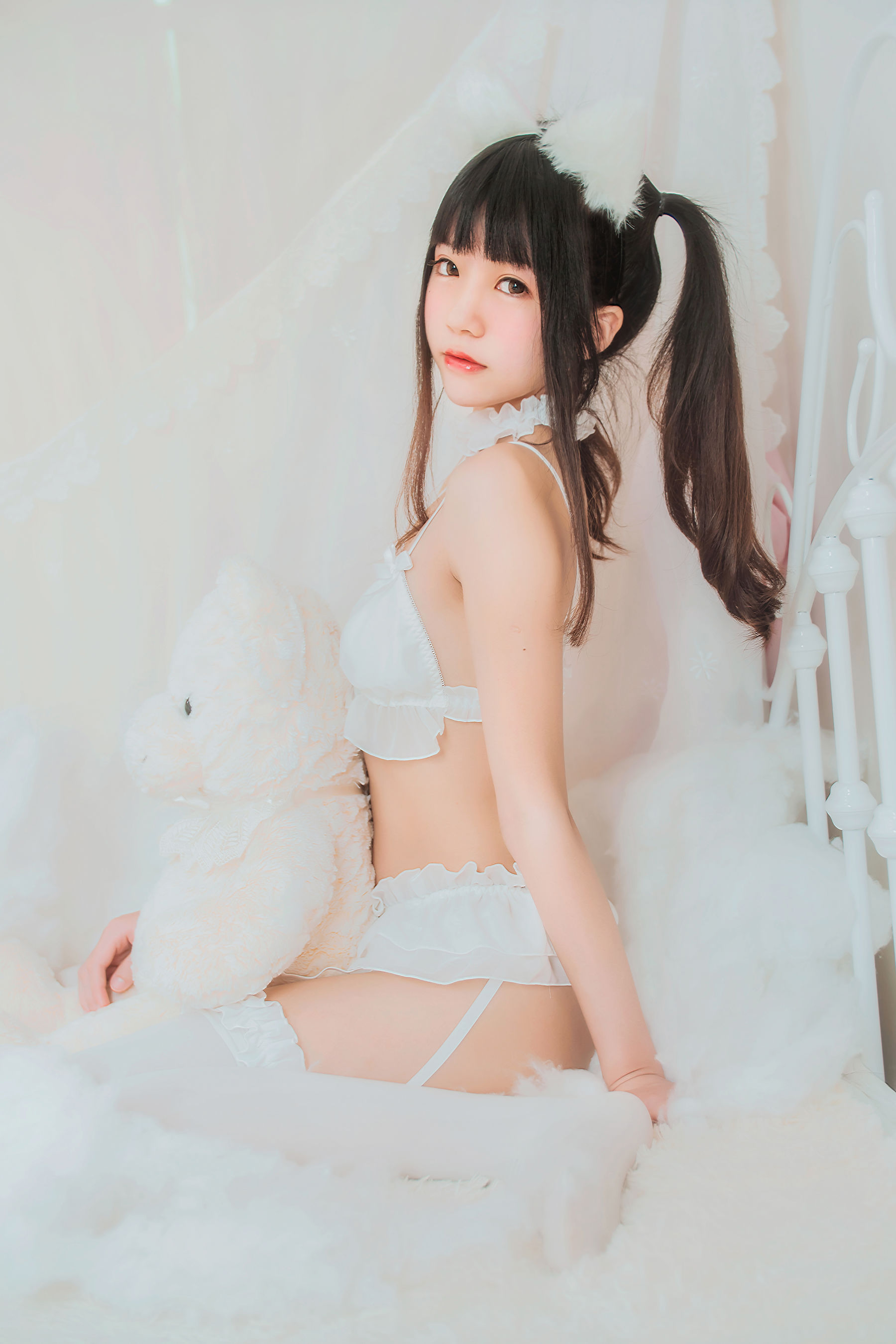 [萝莉COS] 桜桃喵《白猫》