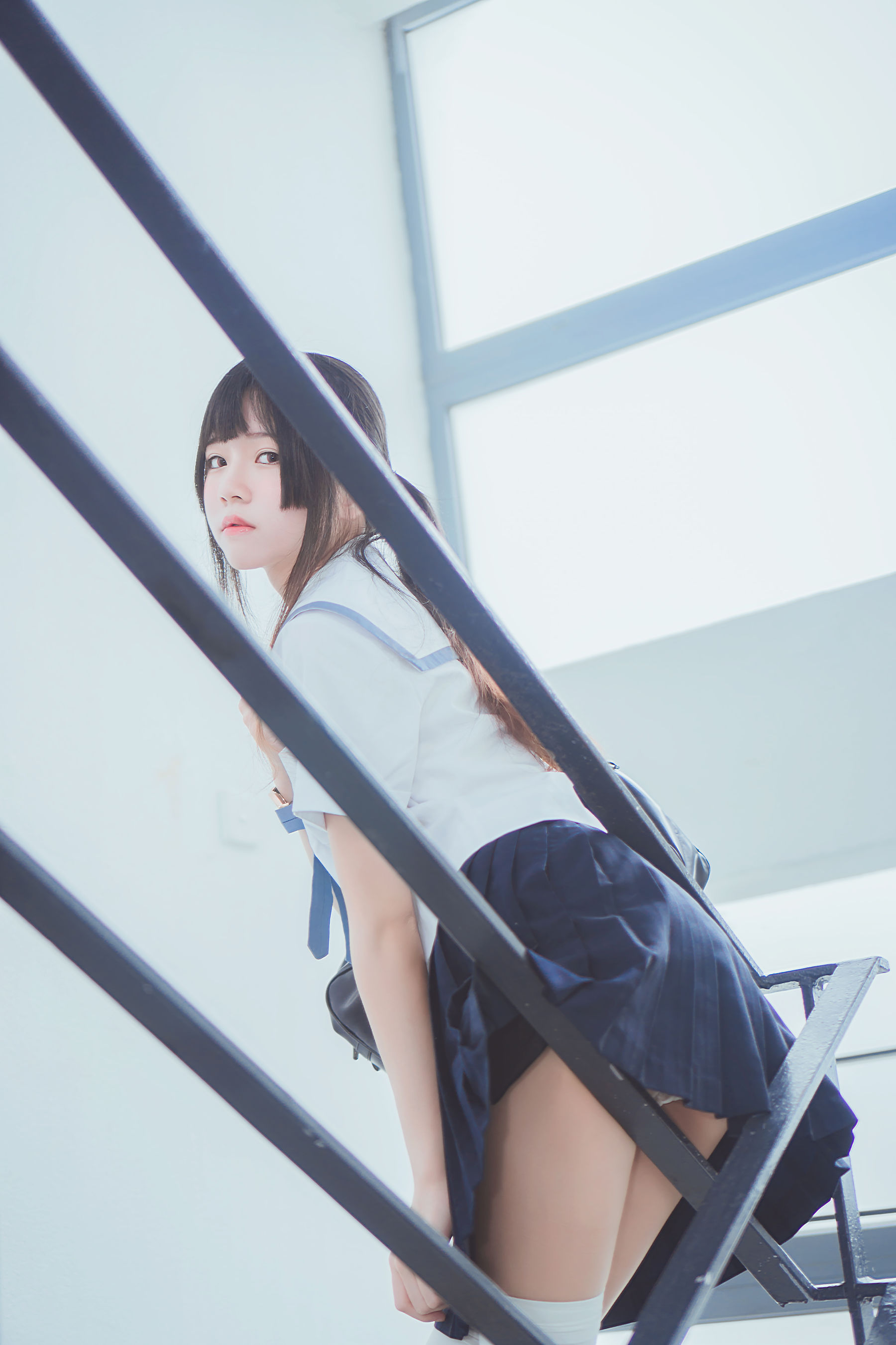 [萝莉COS] 桜桃喵《蓝白水手服》