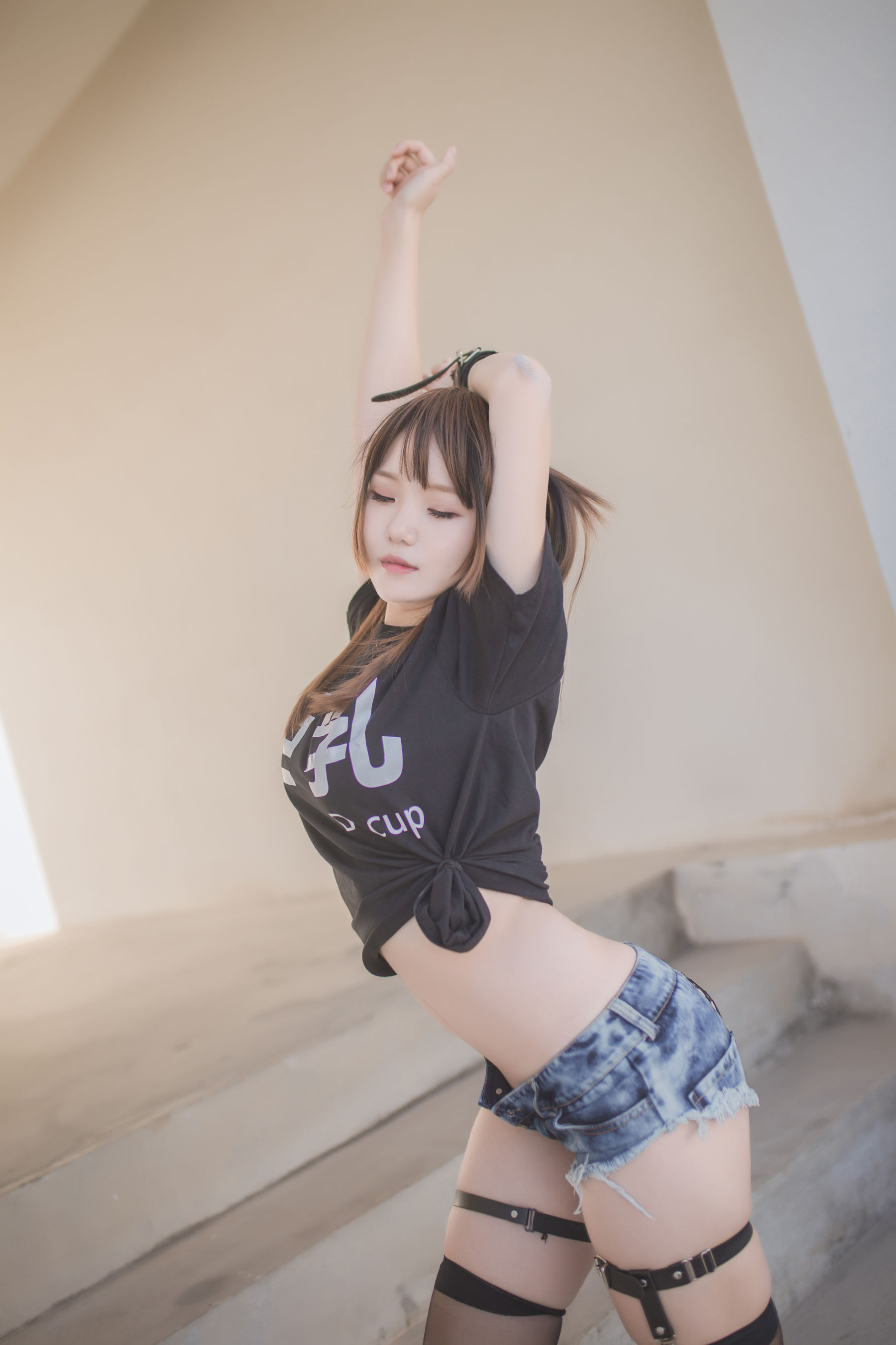 [萝莉COS] Yoko宅夏《巨乳》