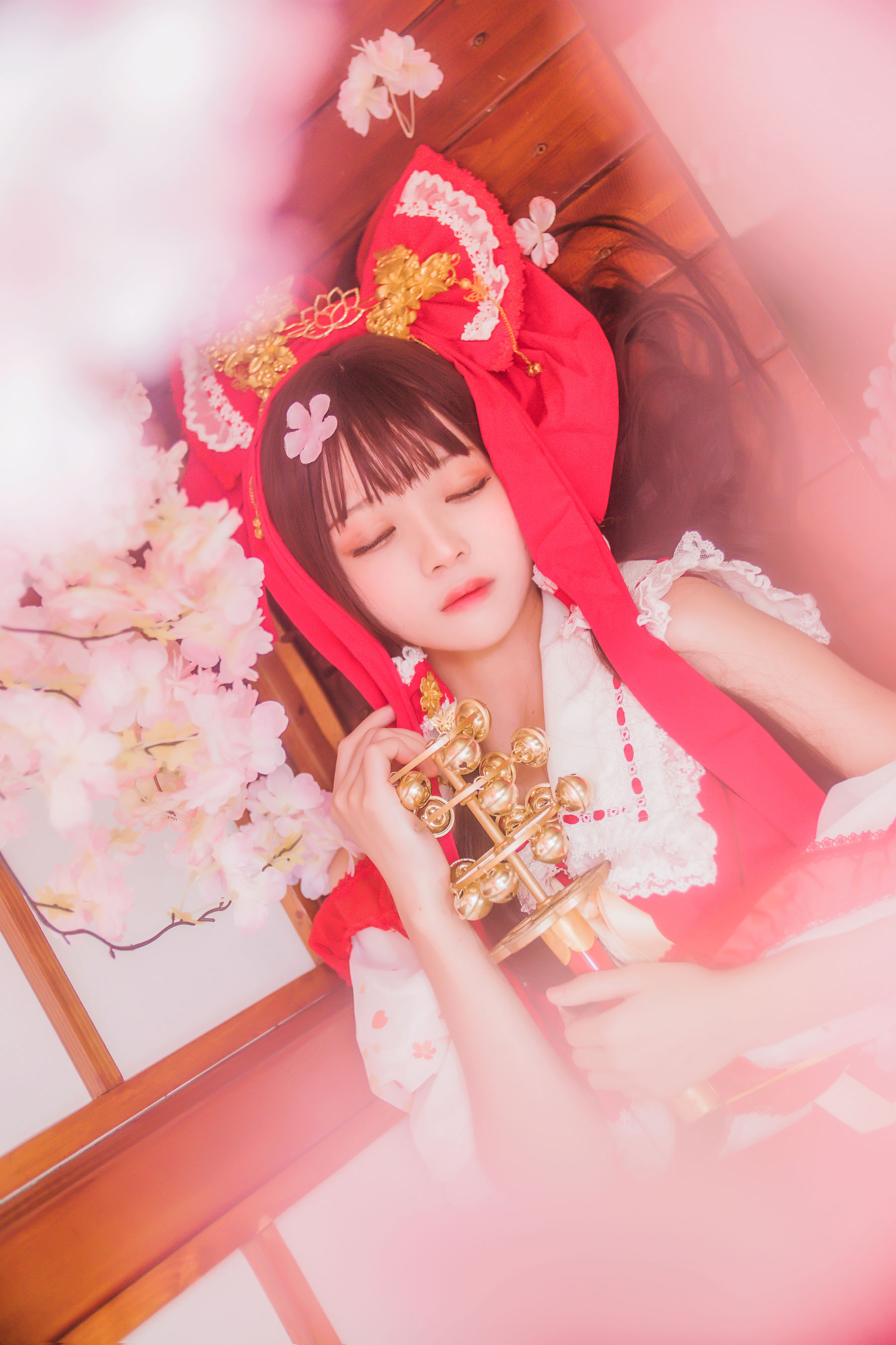 [萝莉COS] 疯猫ss《灵梦》