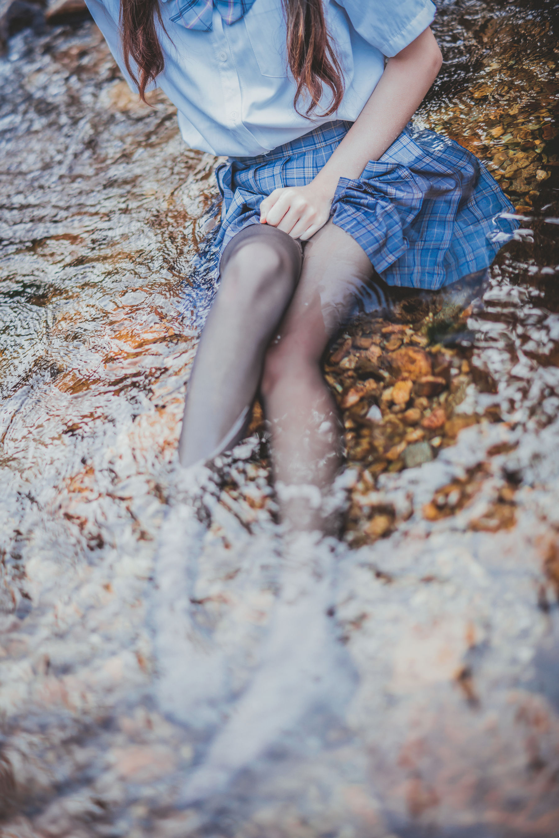[萝莉COS] 桜桃喵《校服少女COSPLAY湿身系列》