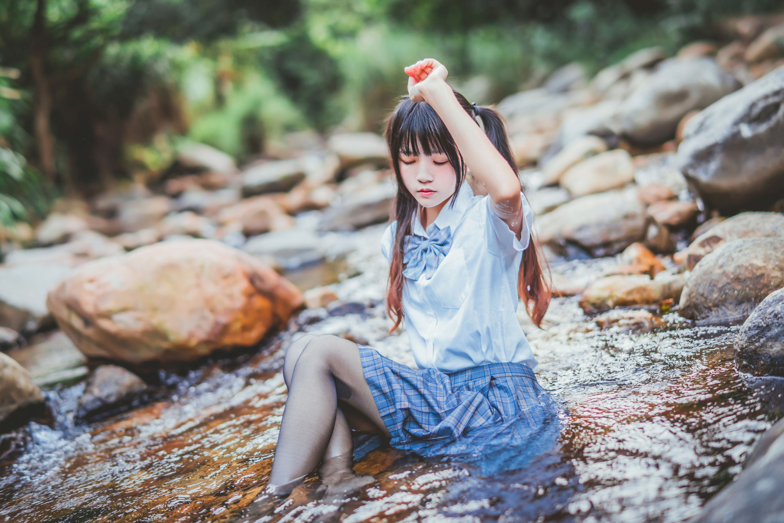[萝莉COS] 桜桃喵《校服少女COSPLAY湿身系列》
