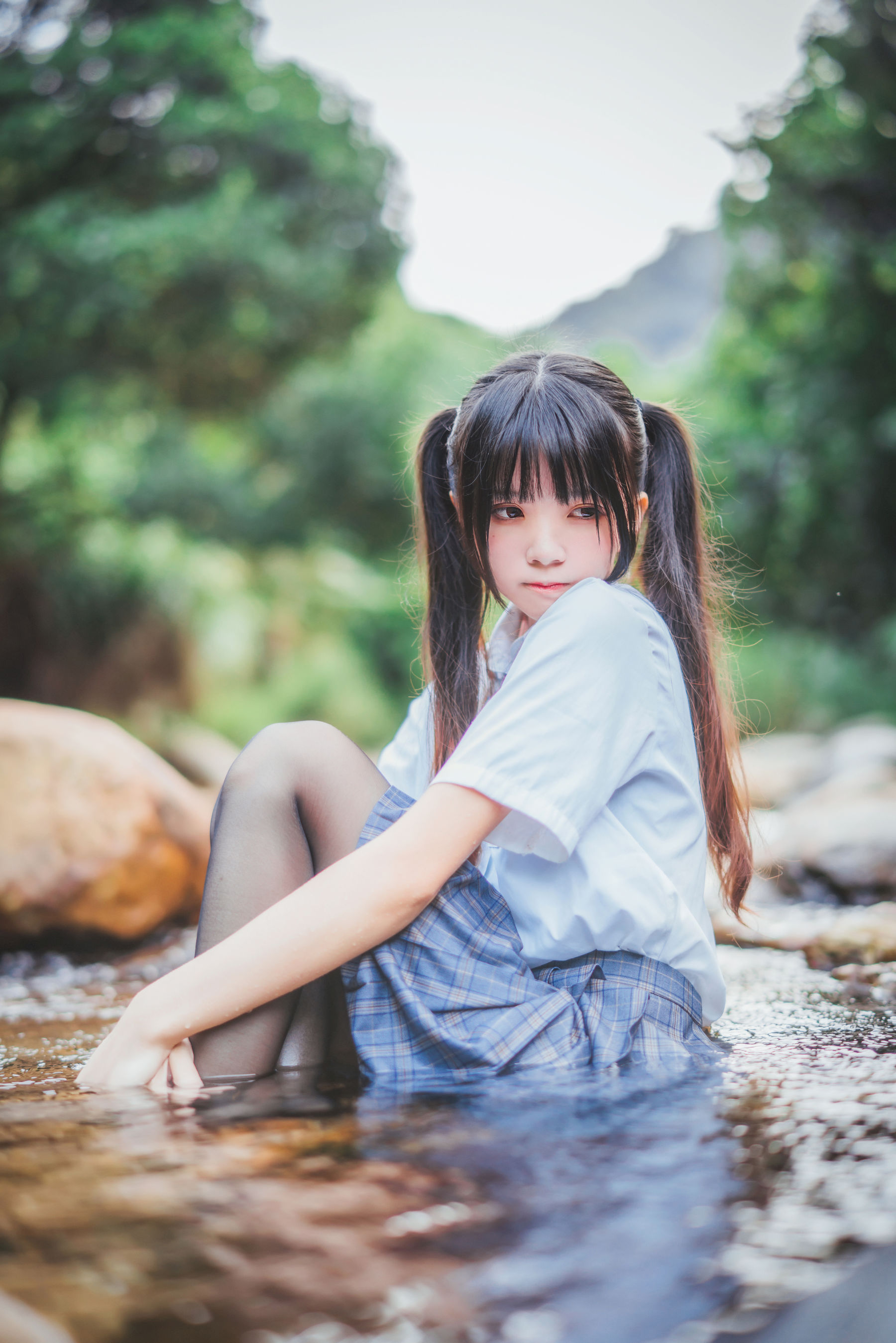 [萝莉COS] 桜桃喵《校服少女COSPLAY湿身系列》