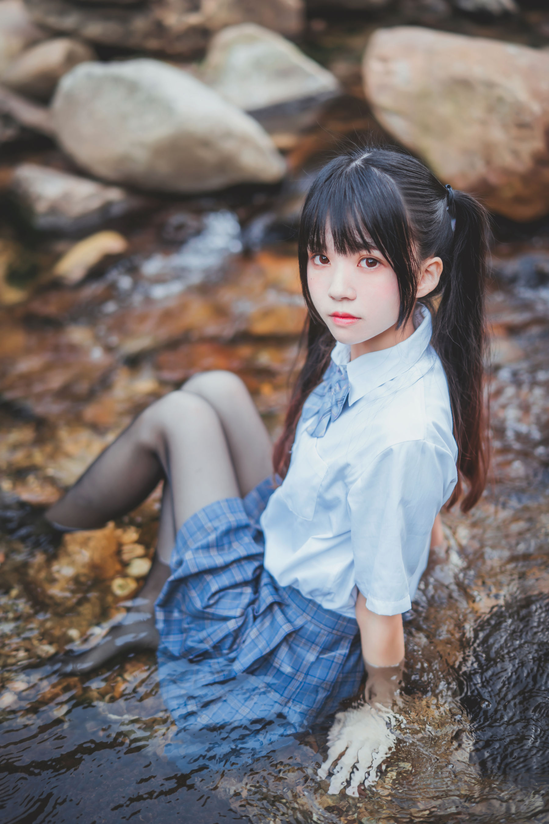 [萝莉COS] 桜桃喵《校服少女COSPLAY湿身系列》