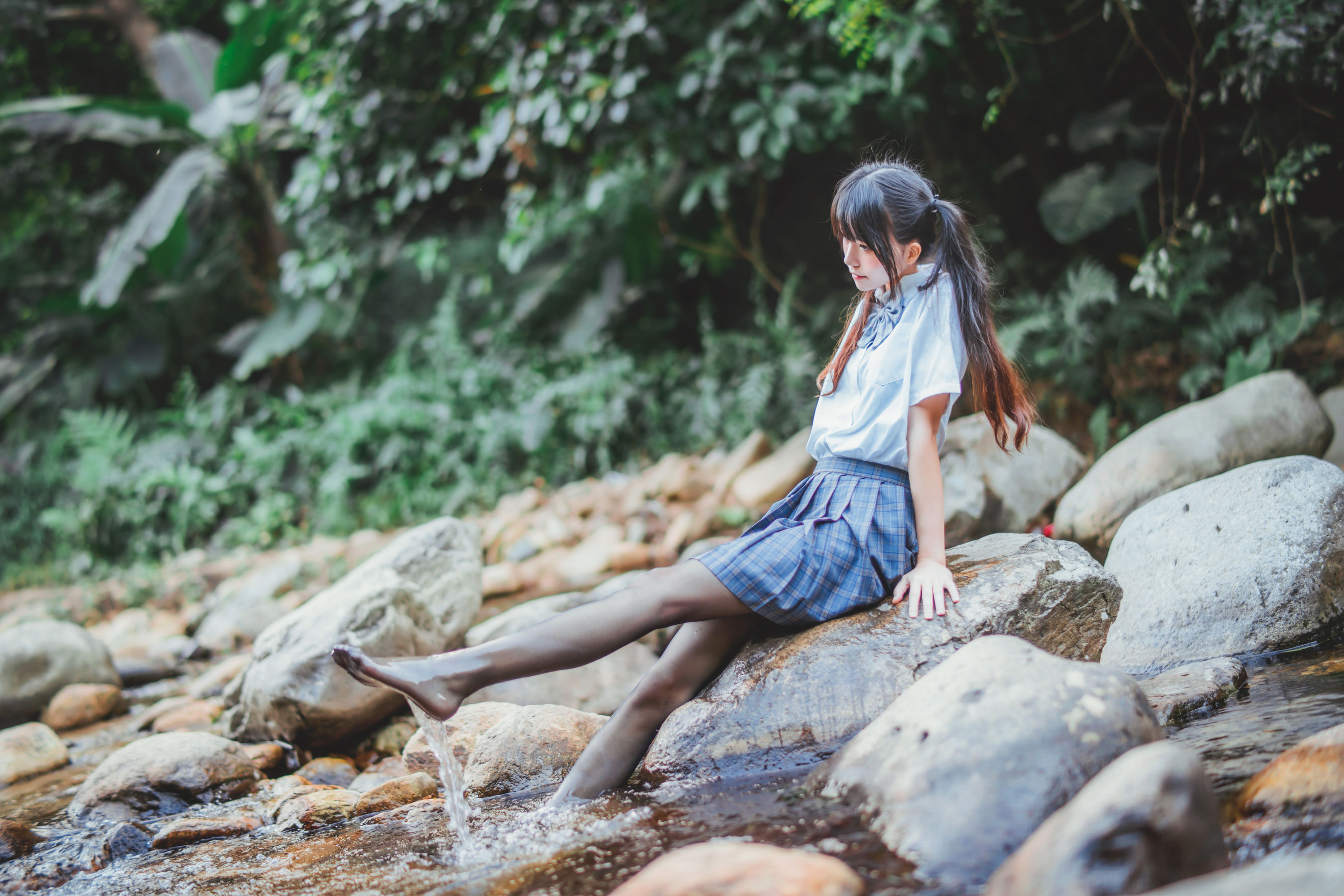 [萝莉COS] 桜桃喵《校服少女COSPLAY湿身系列》
