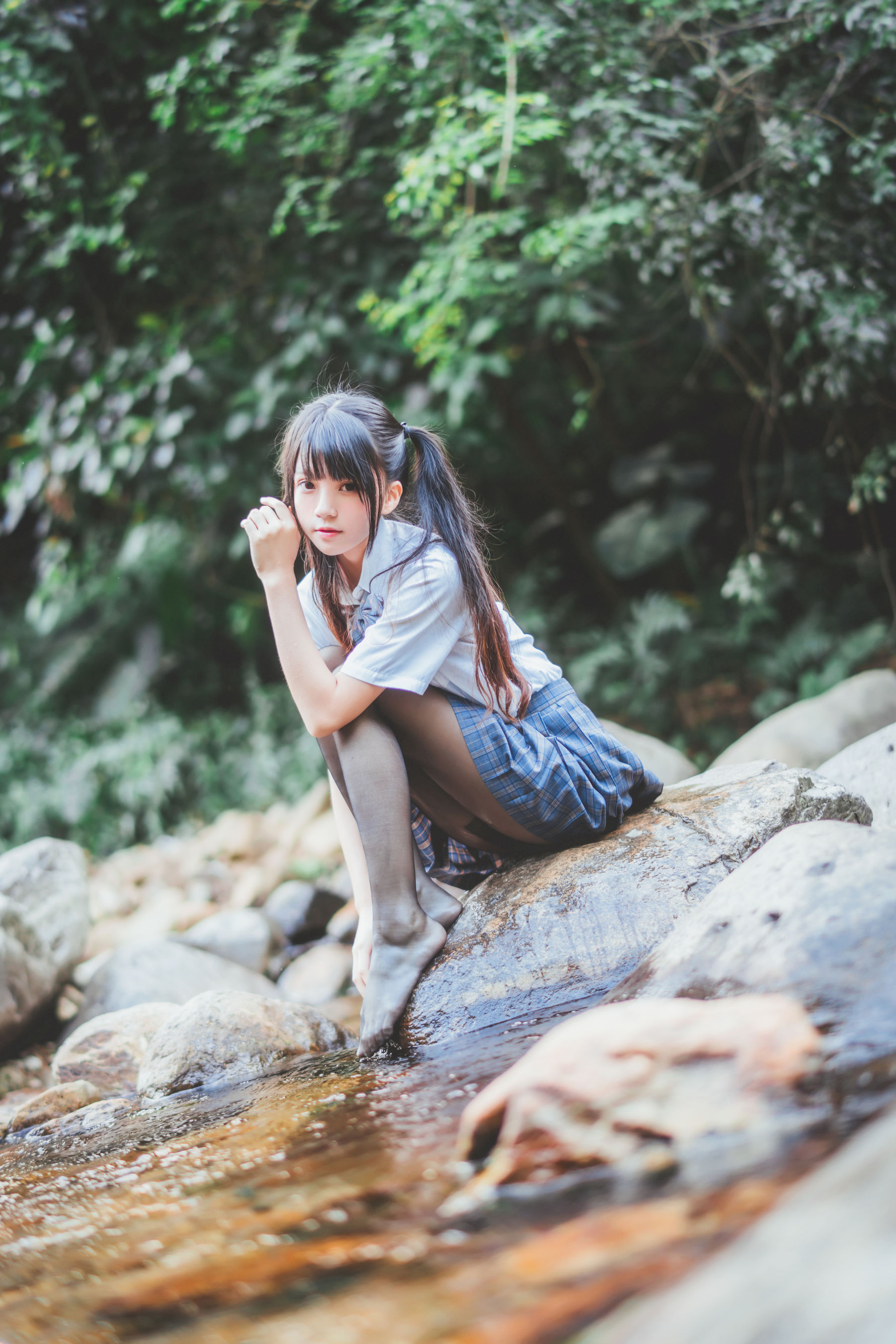 [萝莉COS] 桜桃喵《校服少女COSPLAY湿身系列》