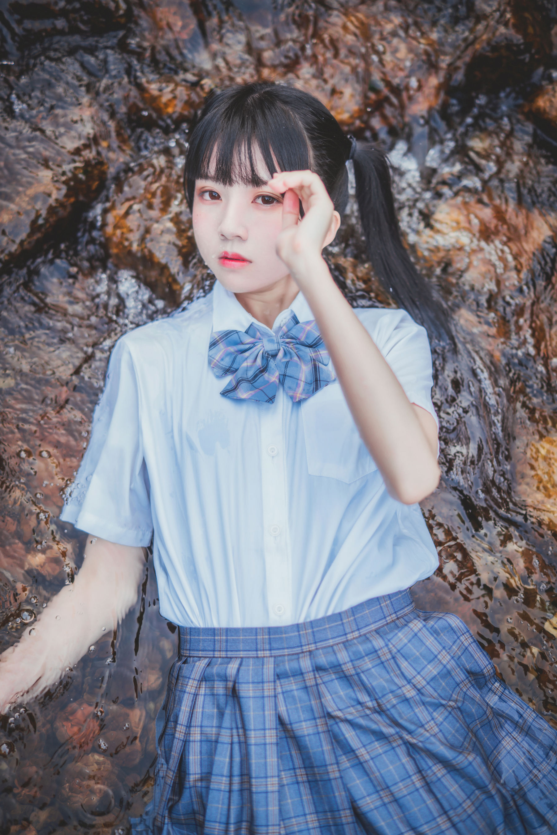 [萝莉COS] 桜桃喵《校服少女COSPLAY湿身系列》