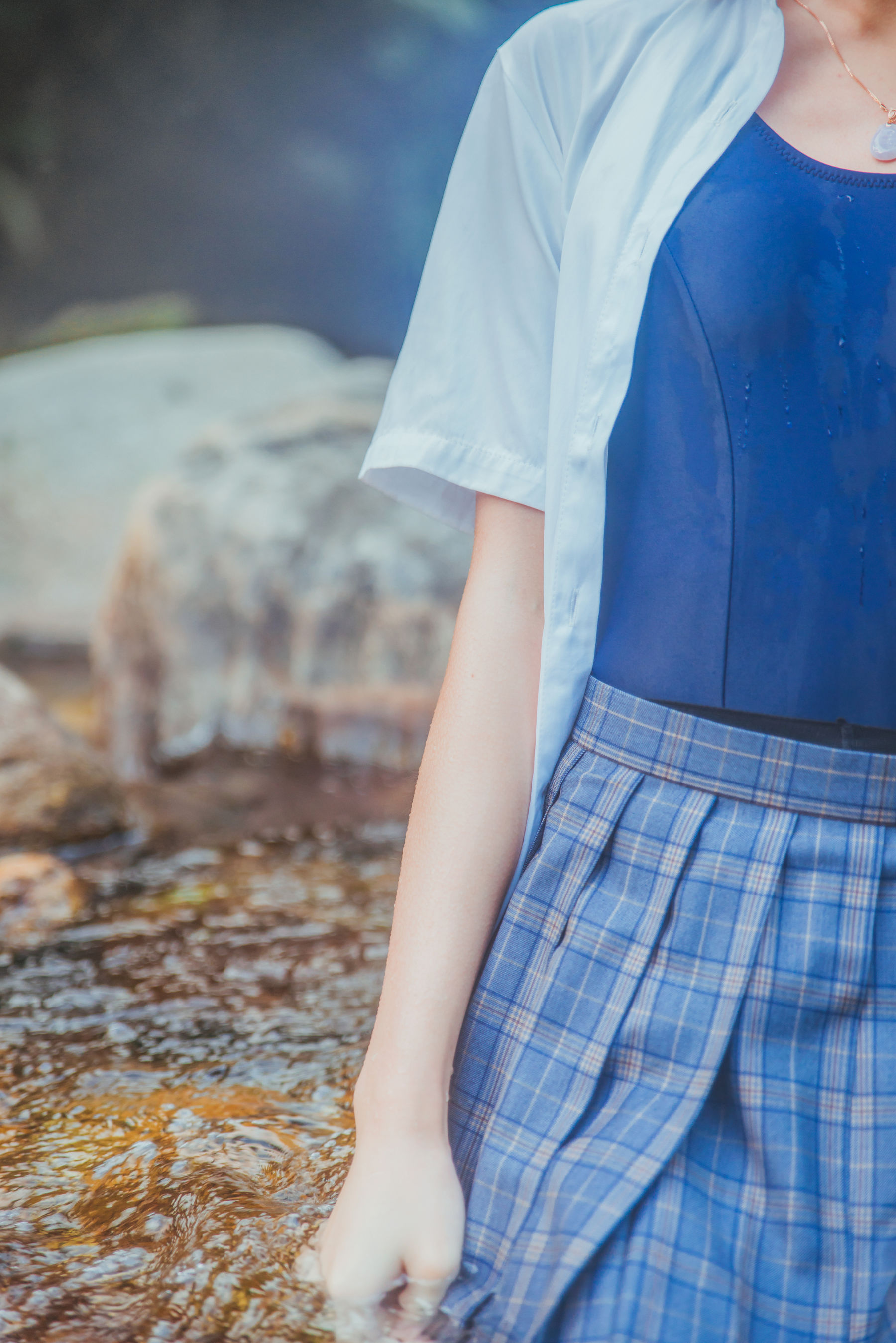 [萝莉COS] 桜桃喵《校服少女COSPLAY湿身系列》