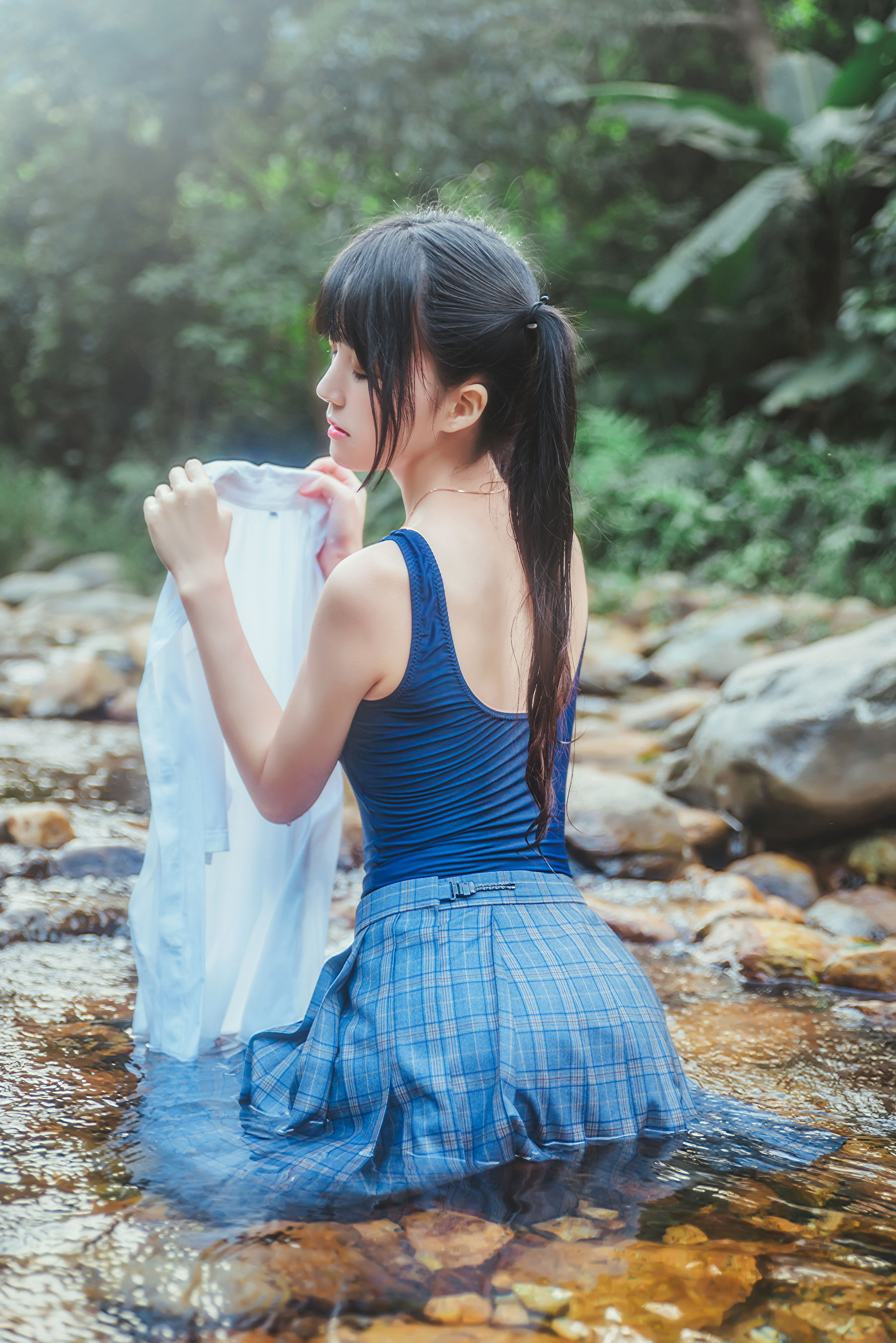 [萝莉COS] 桜桃喵《校服少女COSPLAY湿身系列》