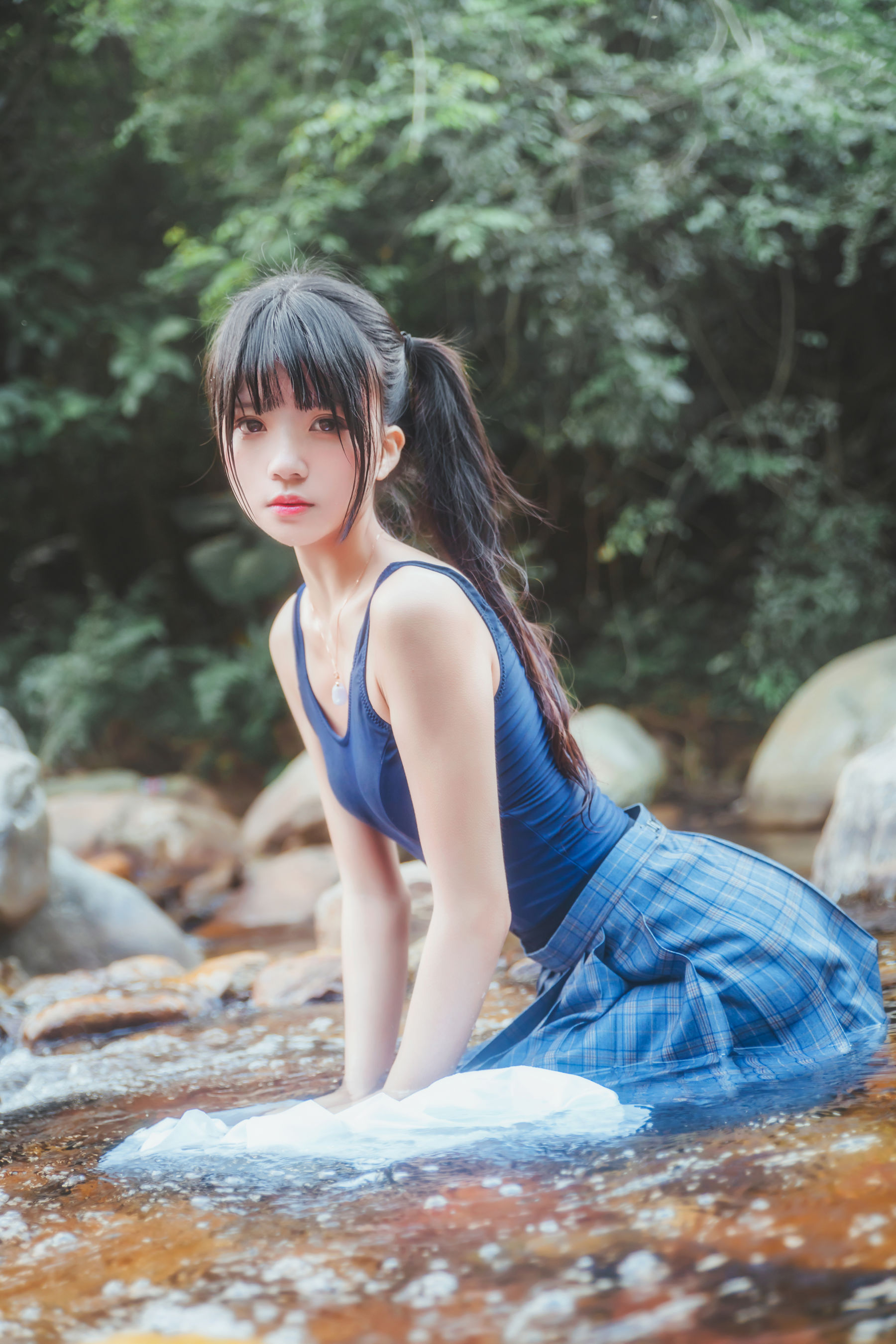 [萝莉COS] 桜桃喵《校服少女COSPLAY湿身系列》