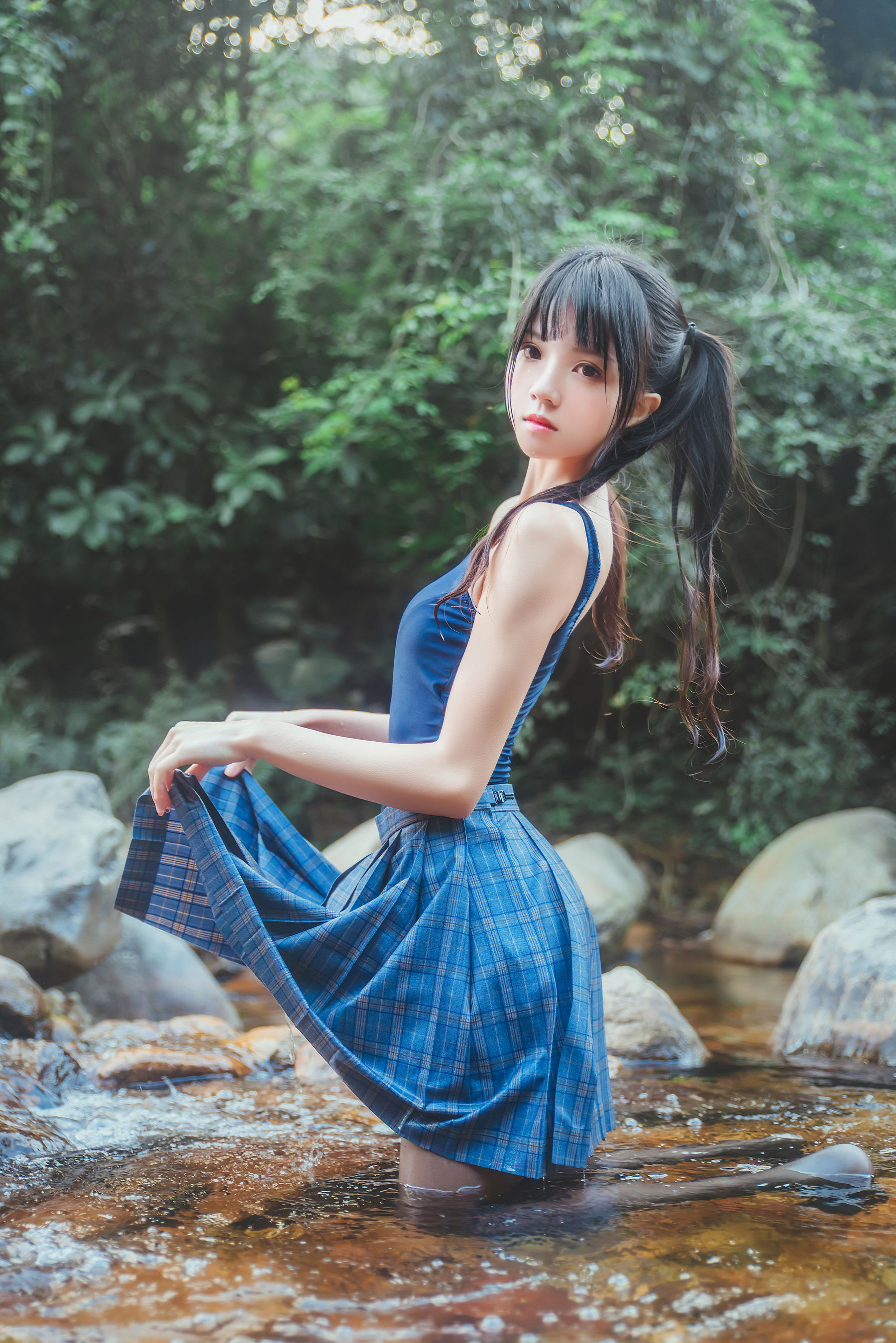 [萝莉COS] 桜桃喵《校服少女COSPLAY湿身系列》