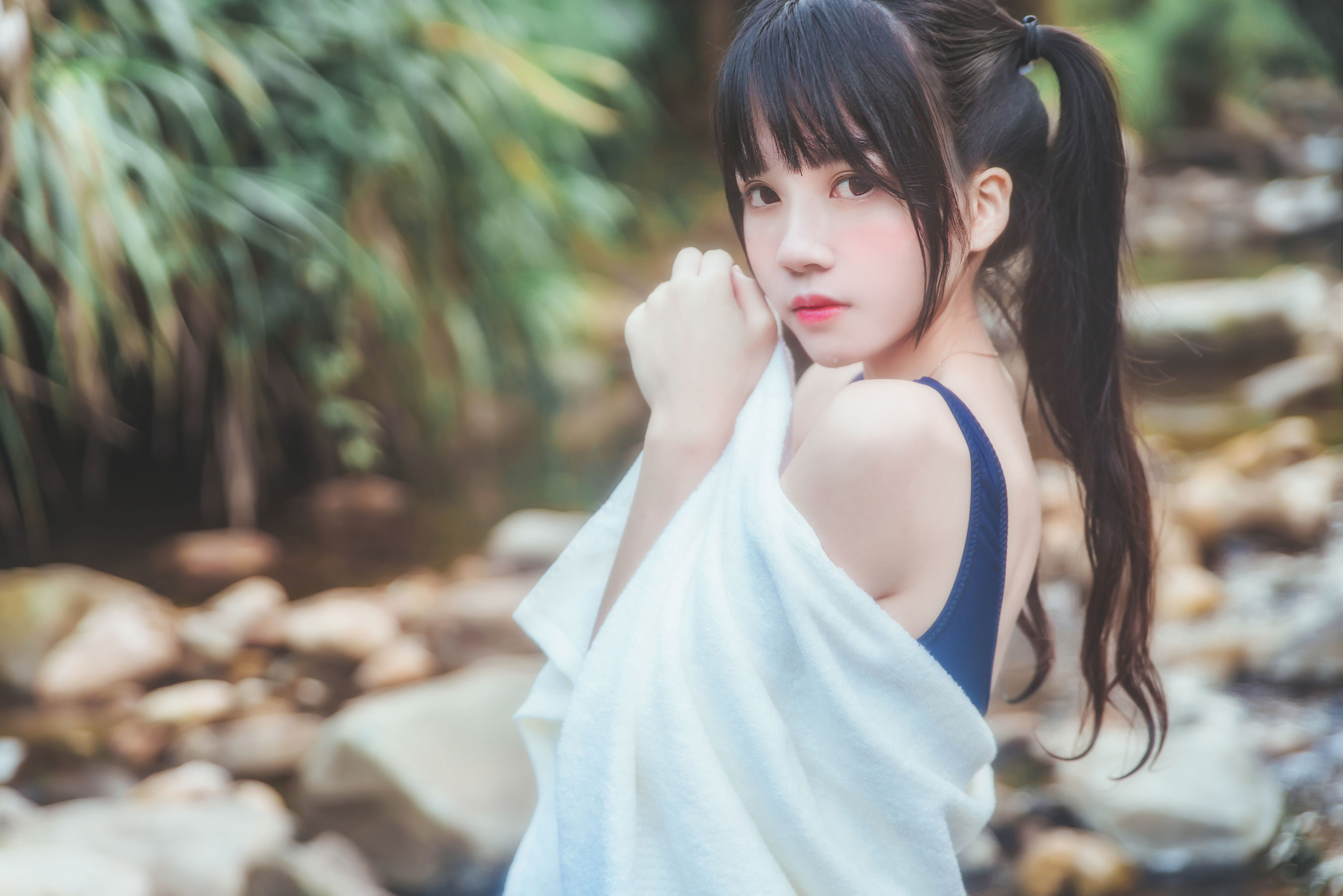 [萝莉COS] 桜桃喵《校服少女COSPLAY湿身系列》