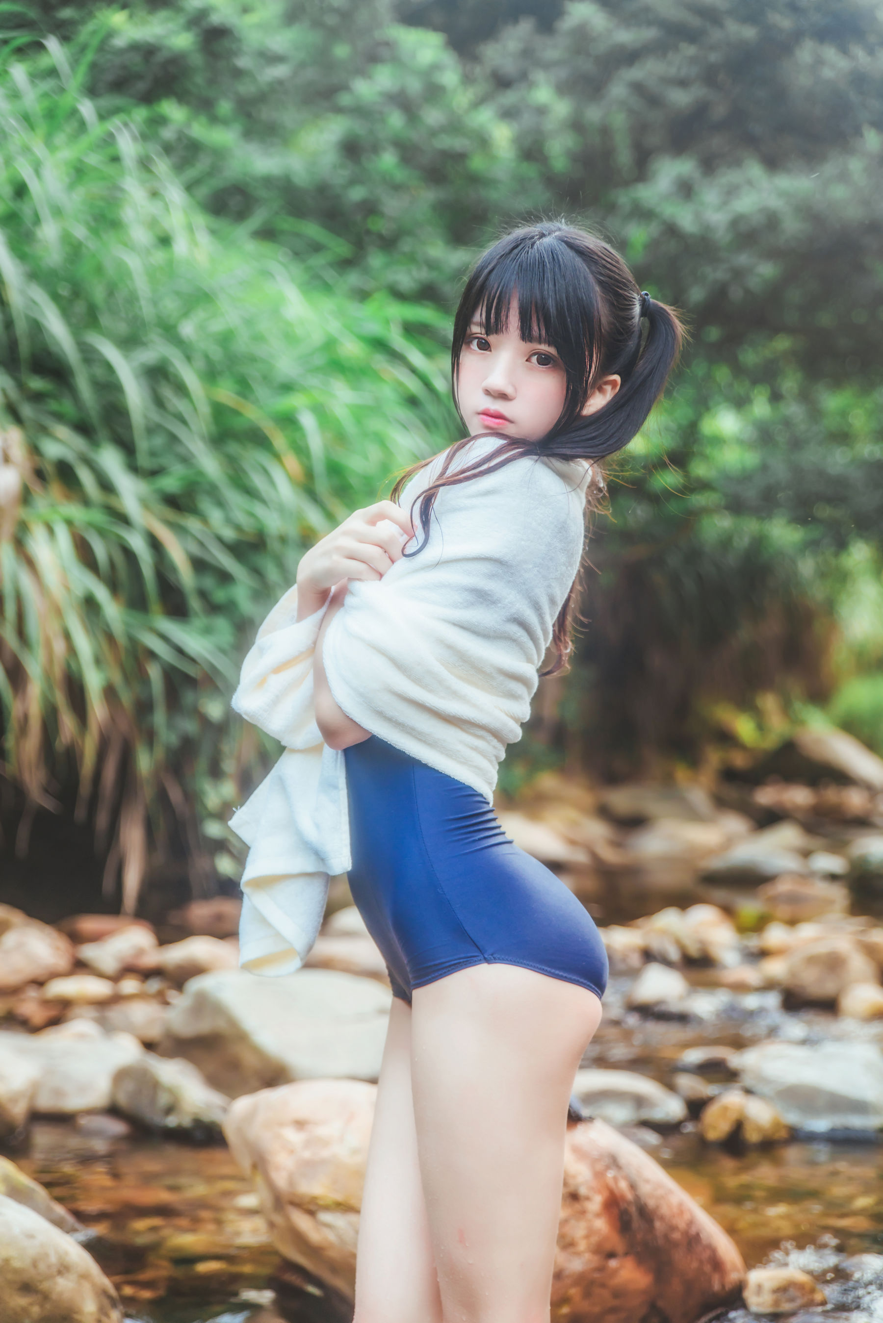 [萝莉COS] 桜桃喵《校服少女COSPLAY湿身系列》