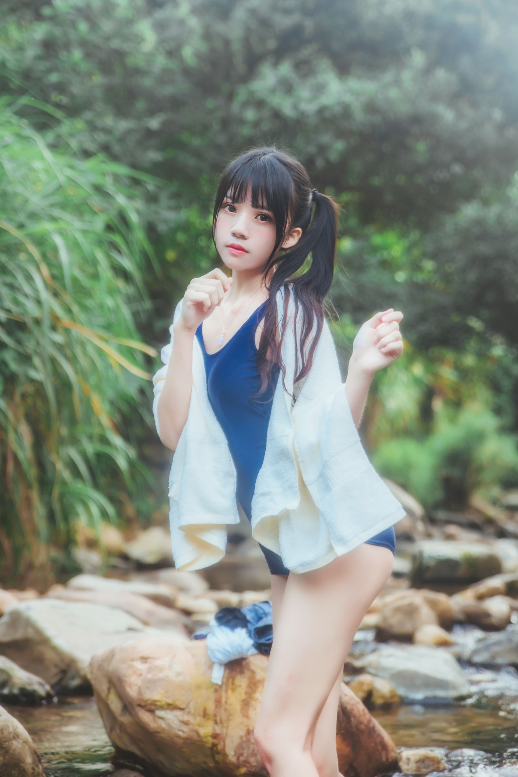[萝莉COS] 桜桃喵《校服少女COSPLAY湿身系列》