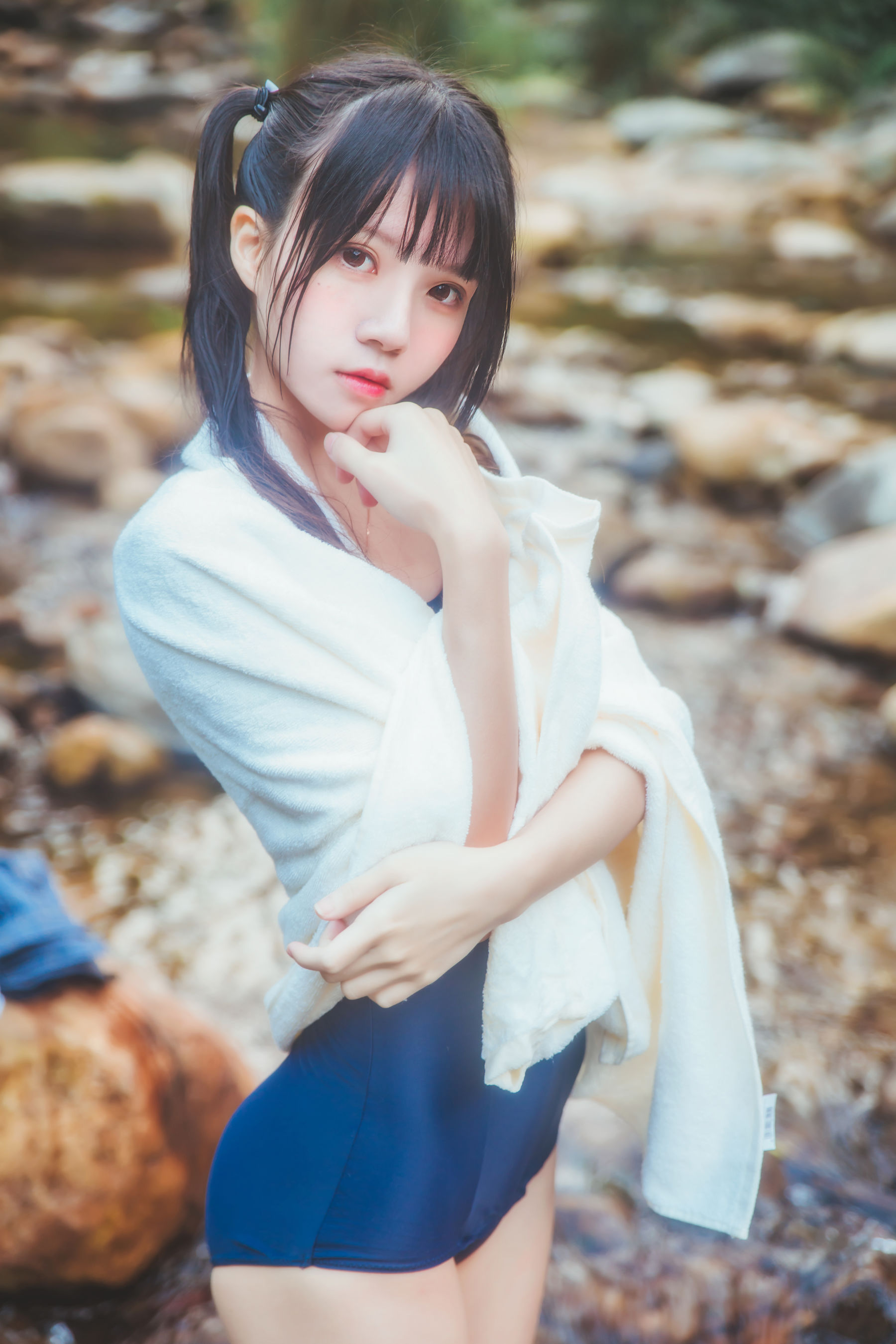[萝莉COS] 桜桃喵《校服少女COSPLAY湿身系列》