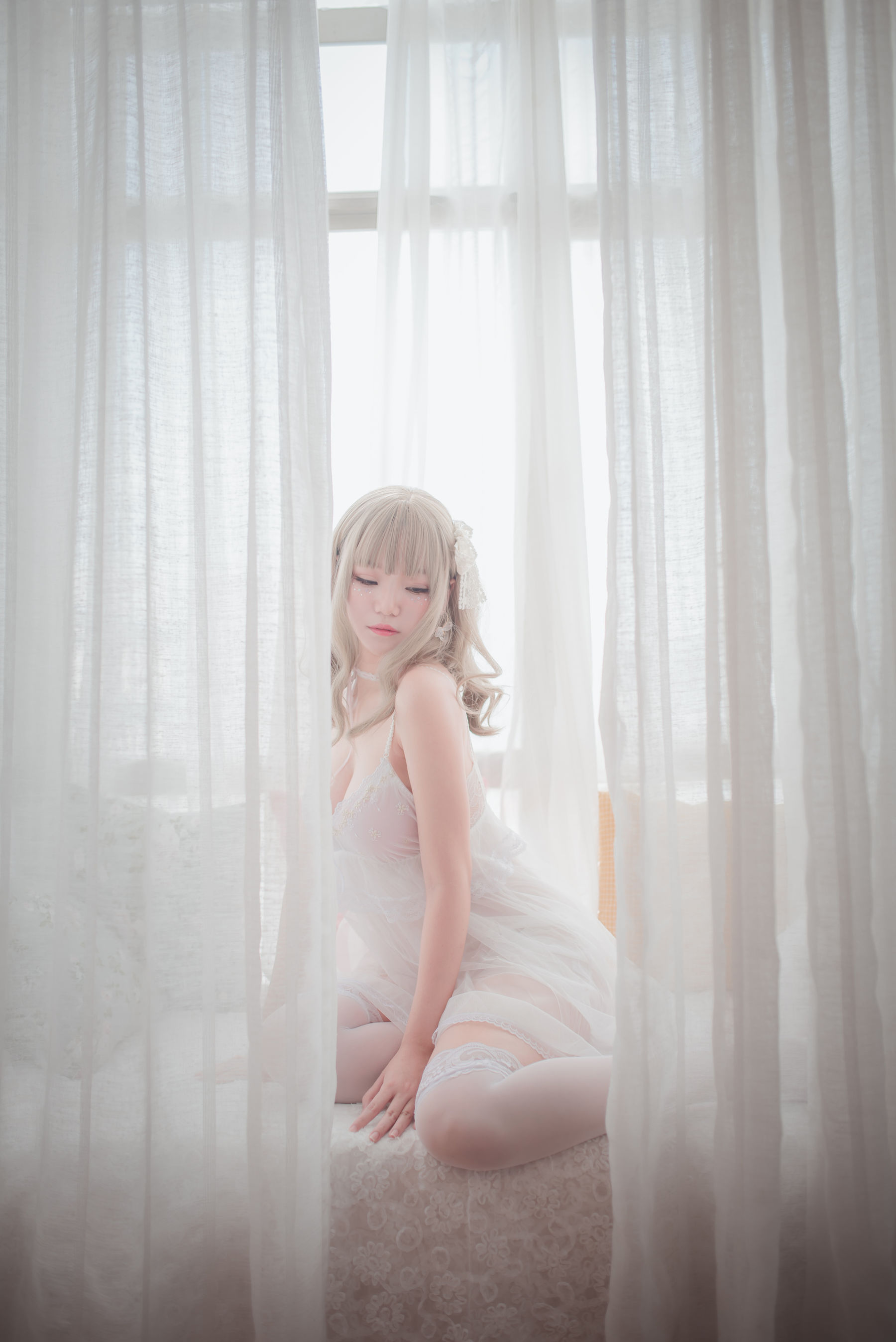 [萝莉COS] Yoko宅夏《白色丝质连衣裙》