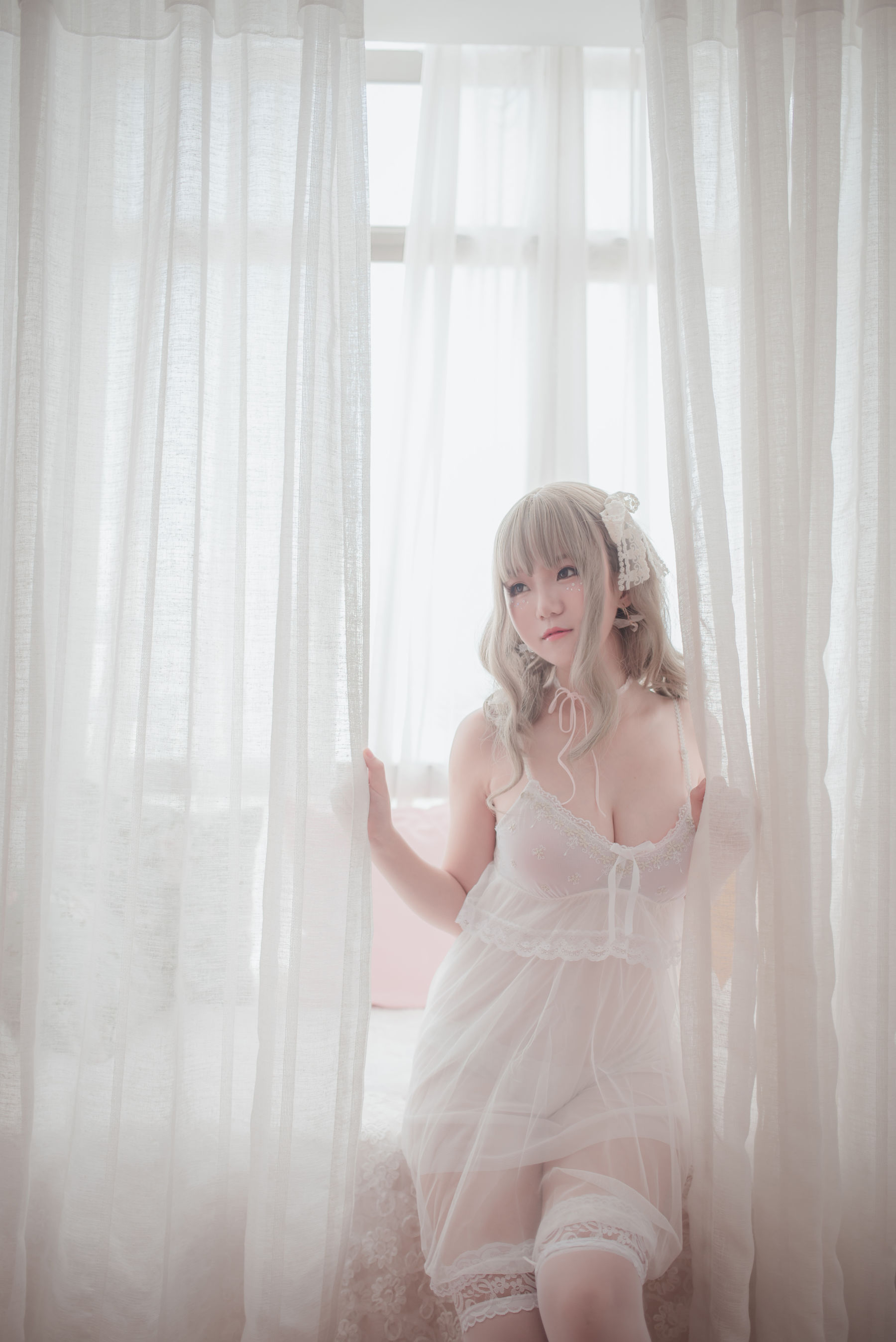 [萝莉COS] Yoko宅夏《白色丝质连衣裙》