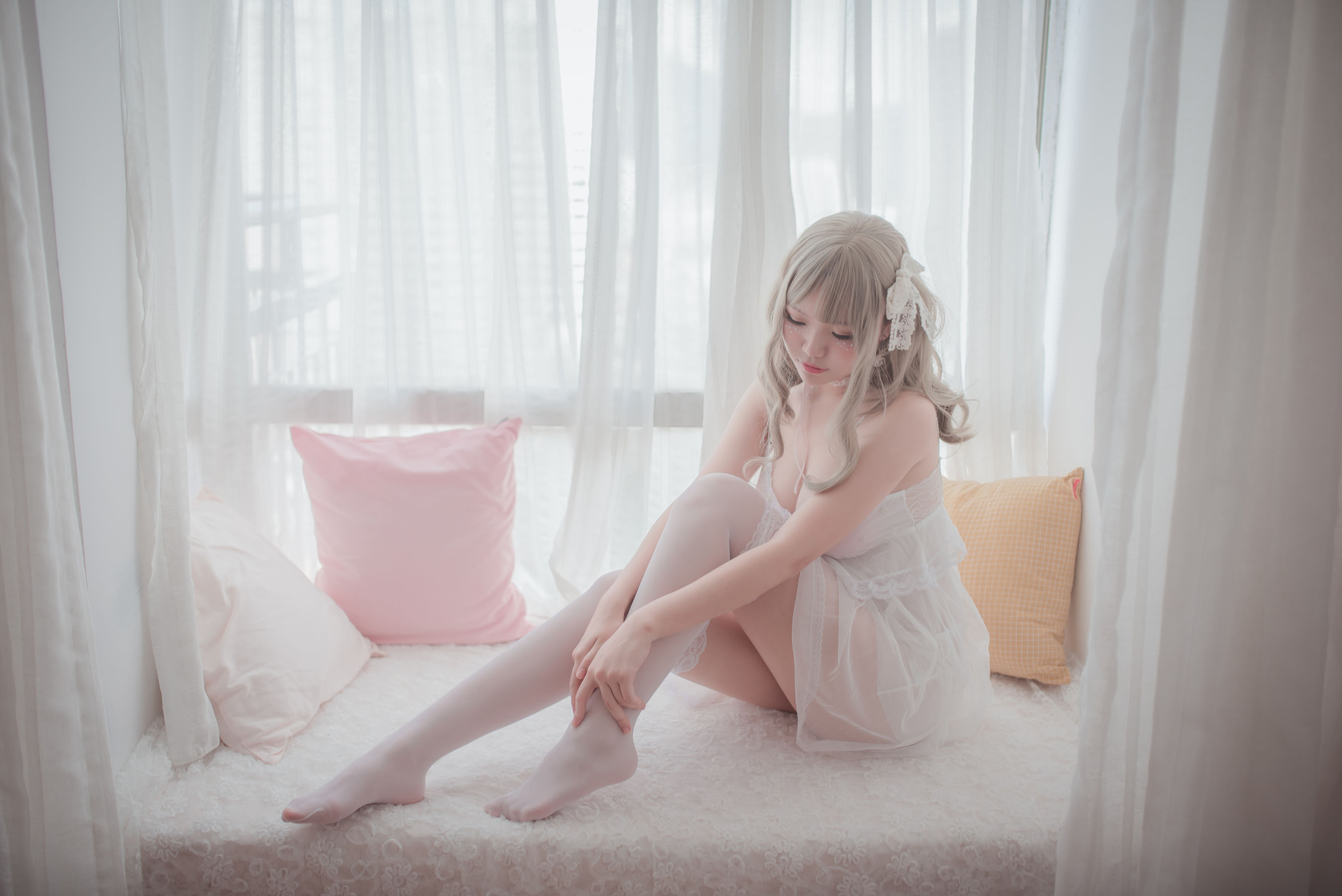 [萝莉COS] Yoko宅夏《白色丝质连衣裙》