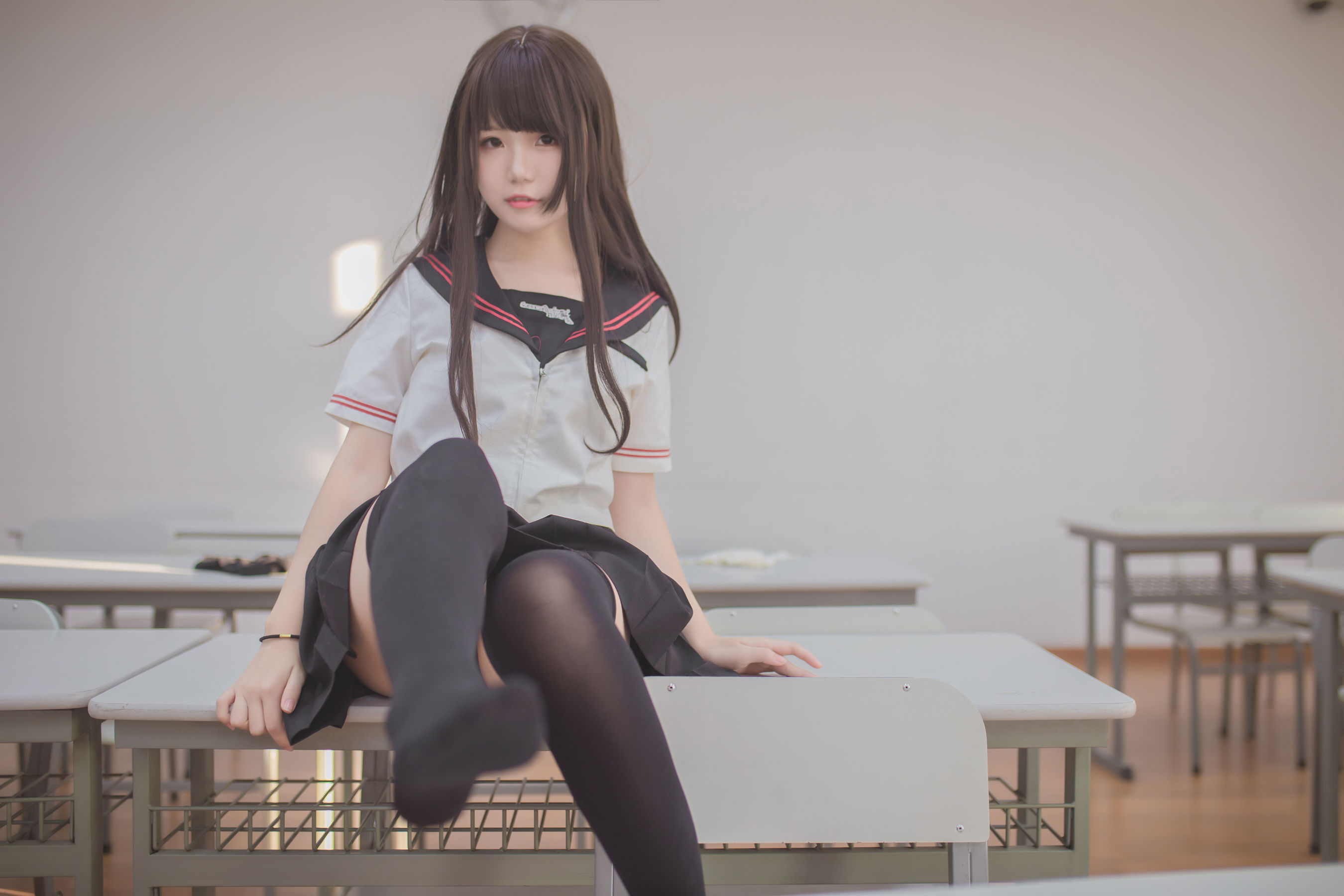 [萝莉COS] Yoko宅夏《黑丝JK》