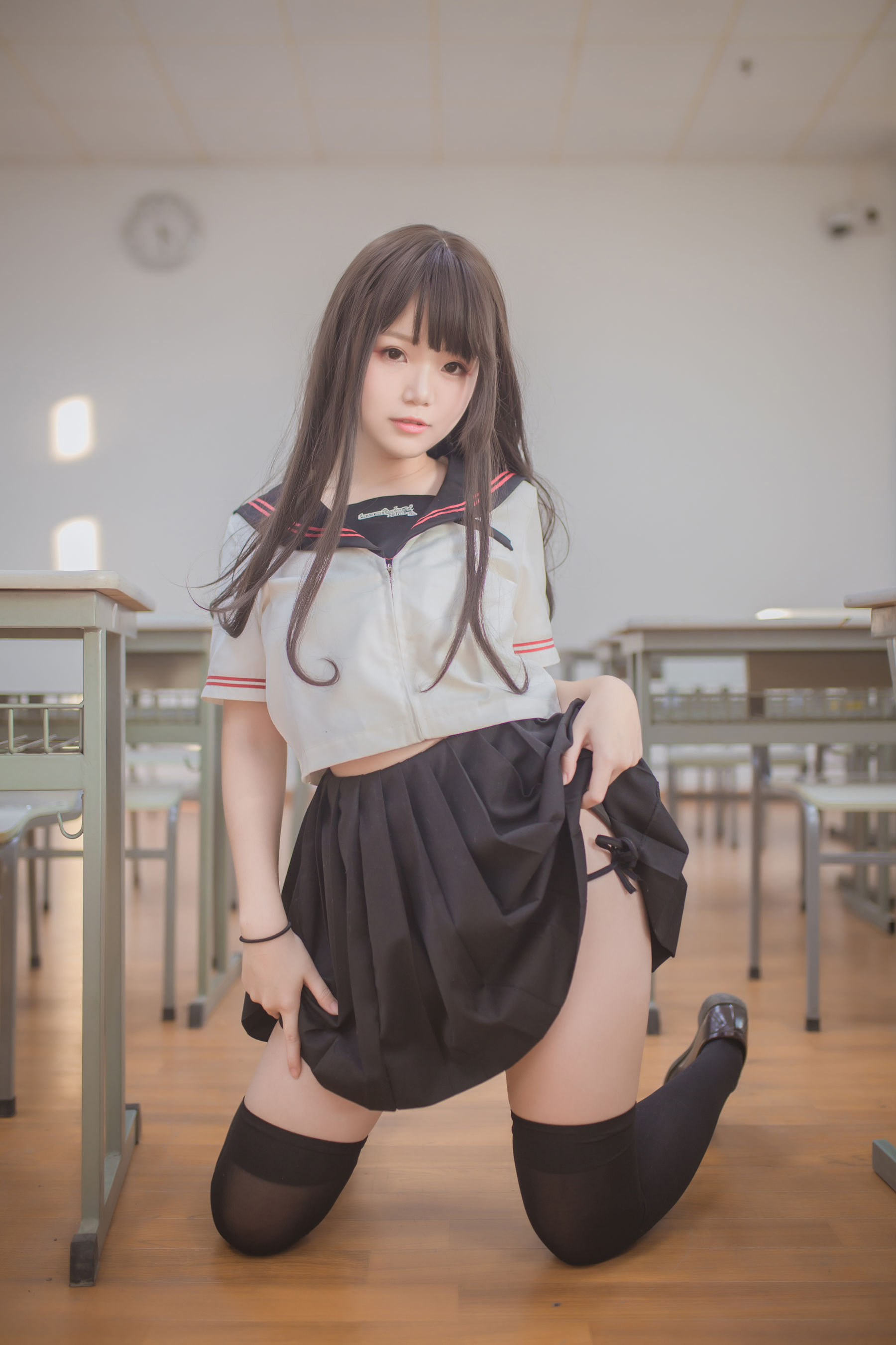 [萝莉COS] Yoko宅夏《黑丝JK》