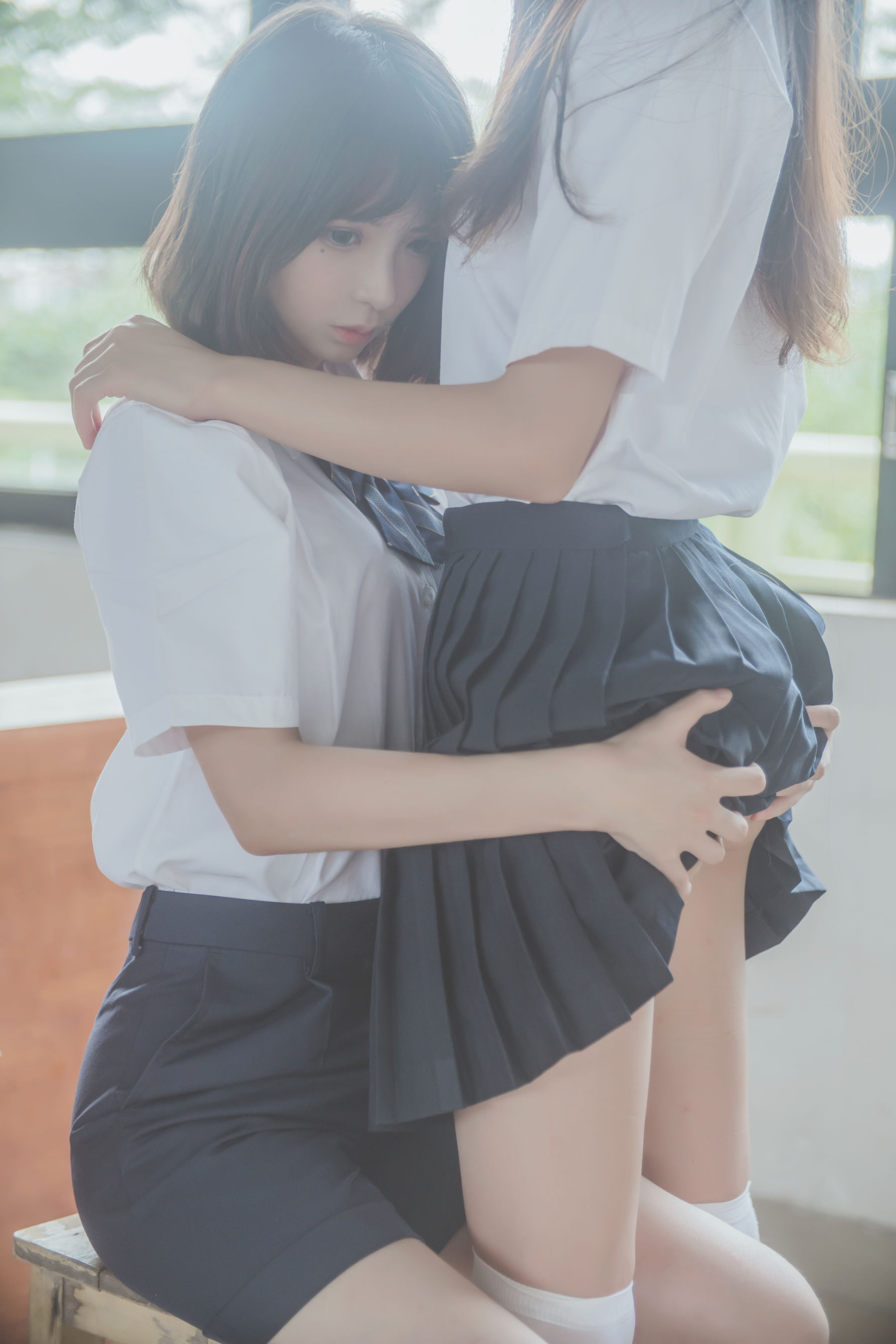 [萝莉COS] 桜桃喵&疯猫ss《JK百合》