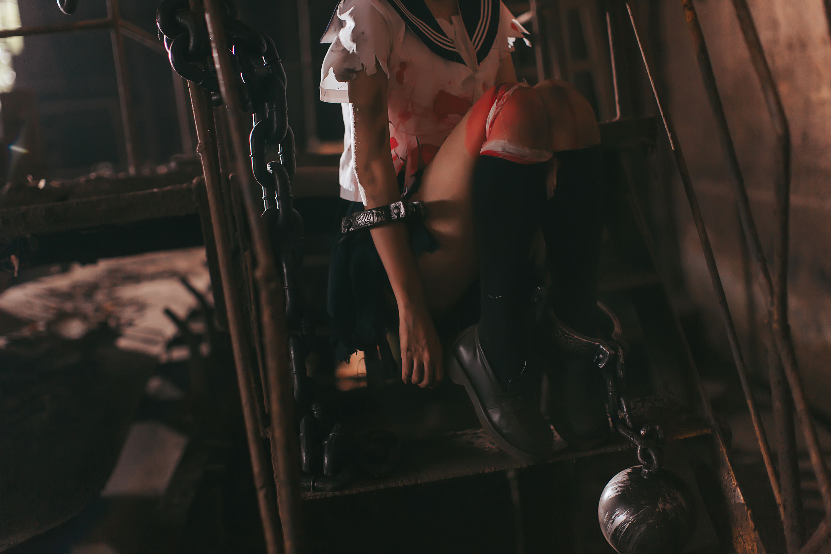 [萝莉COS] 疯猫ss《被囚禁的少女》