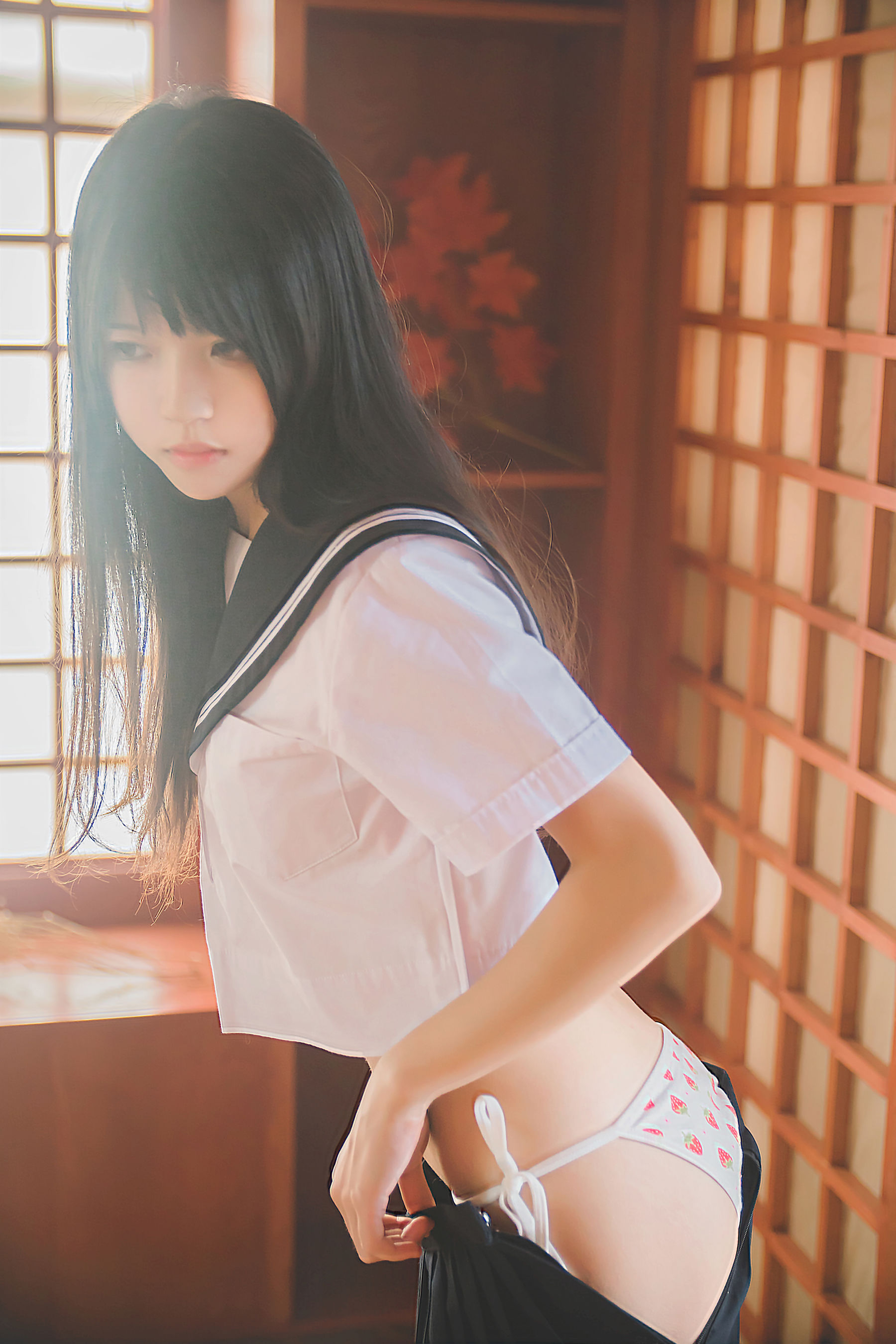 桜桃喵《小背心换水手服》