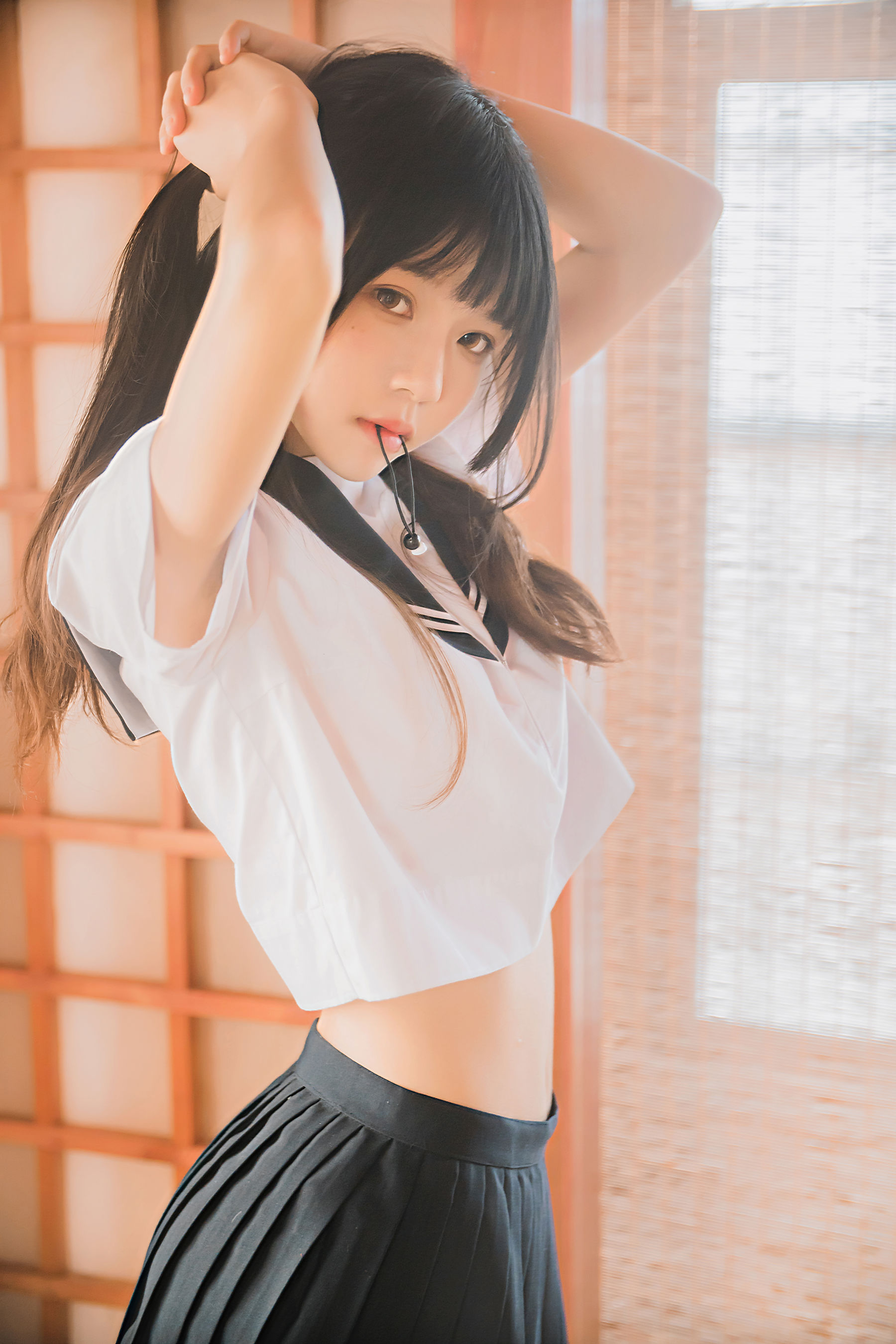 桜桃喵《小背心换水手服》